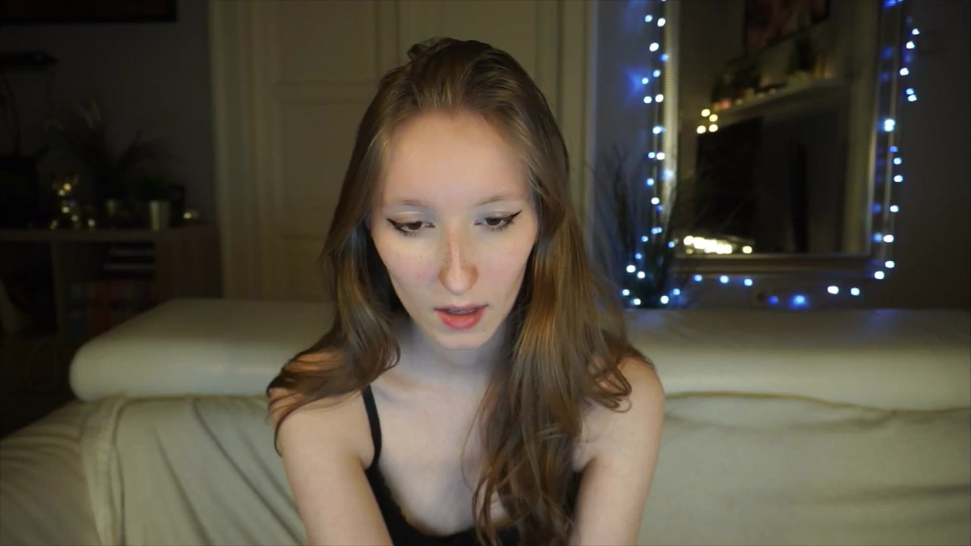 Gallery image thumbnail from Sw33t_g1rl's myfreecams stream on, 04/27/2026, 19:03 image 18 of 20