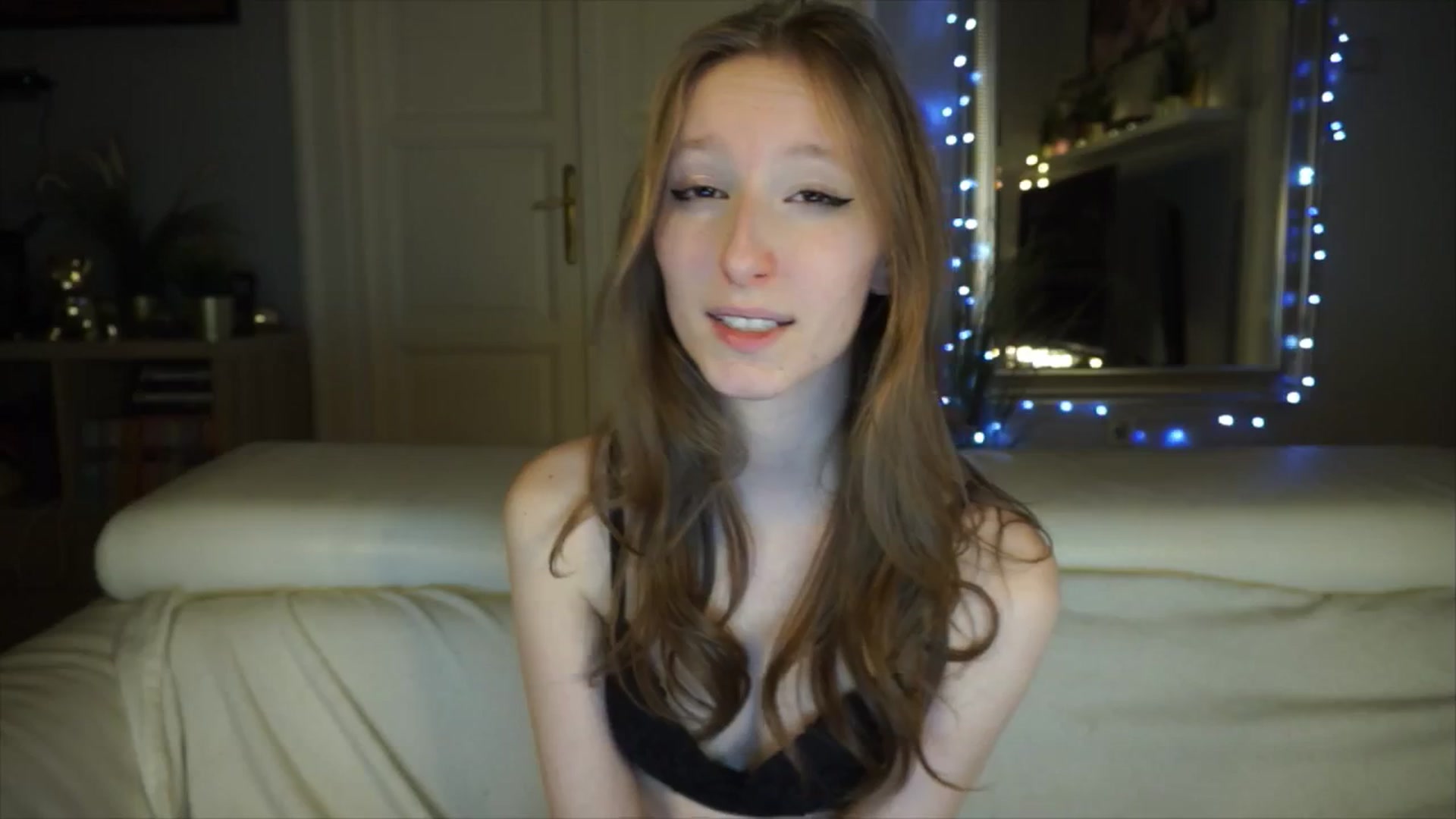 Gallery image thumbnail from Sw33t_g1rl's myfreecams stream on, 04/27/2026, 19:03 image 7 of 20