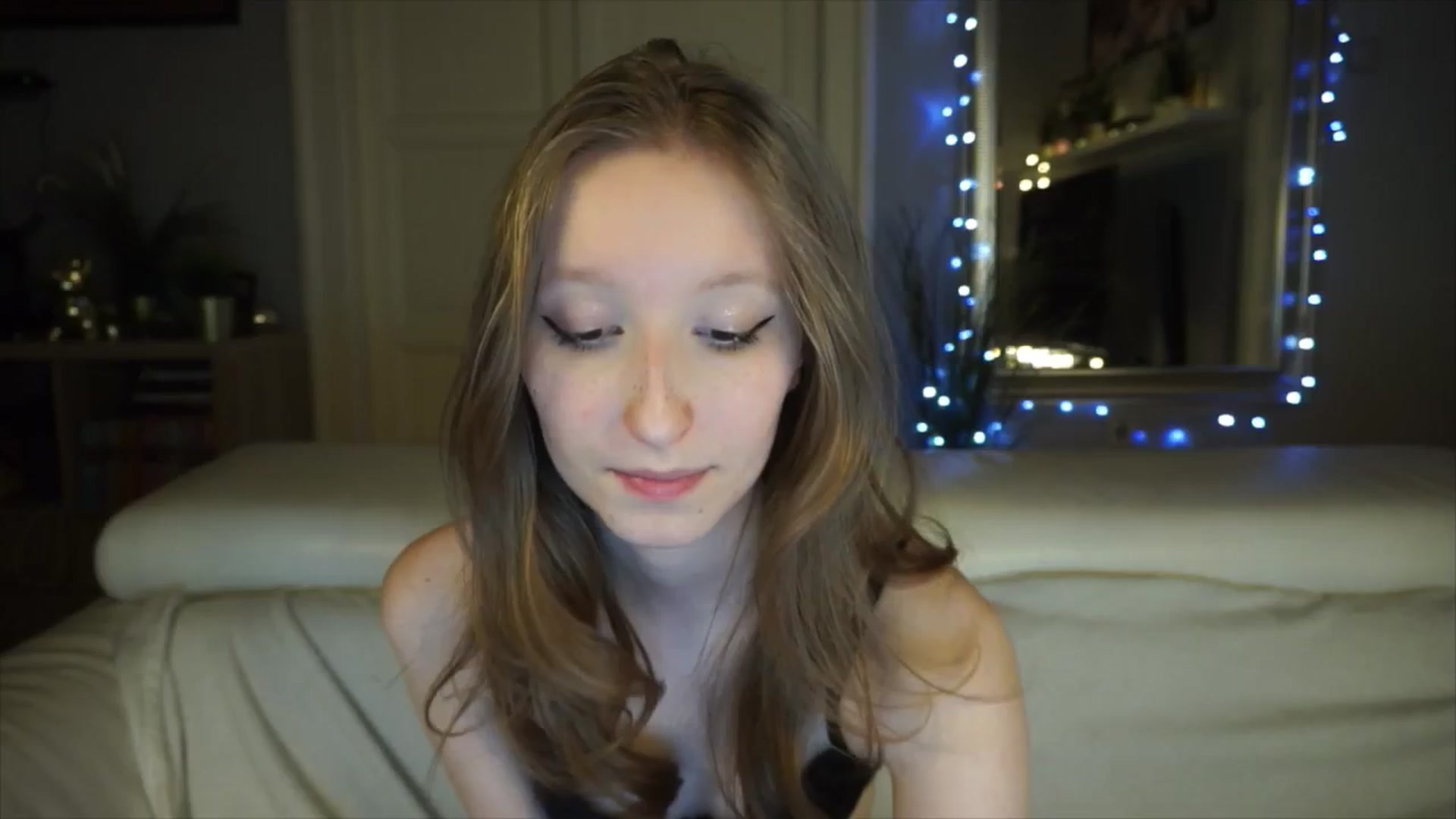 Gallery image thumbnail from Sw33t_g1rl's myfreecams stream on, 04/27/2026, 19:03 image 11 of 20