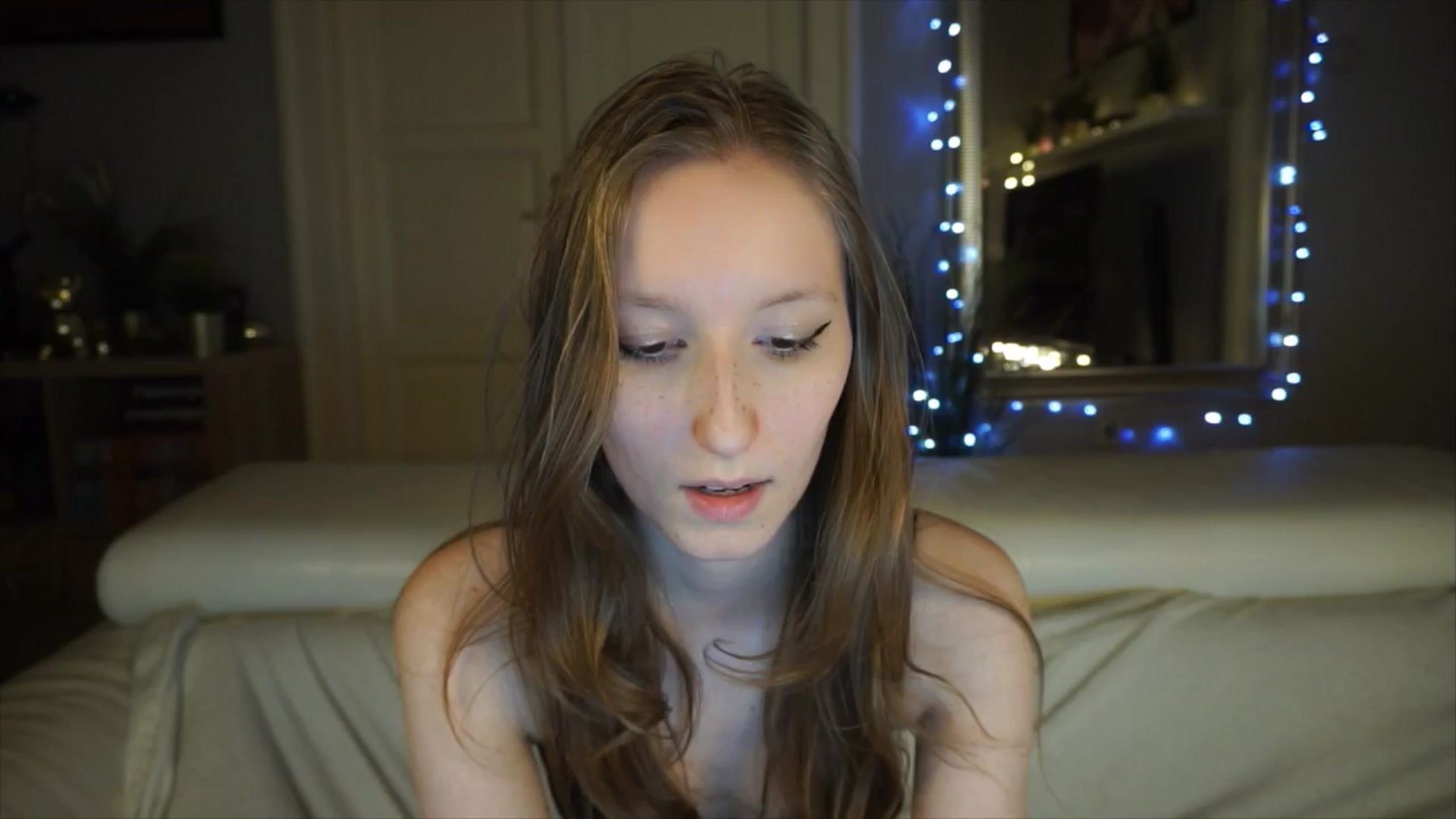 Gallery image thumbnail from Sw33t_g1rl's myfreecams stream on, 04/28/2026, 18:05 image 9 of 20