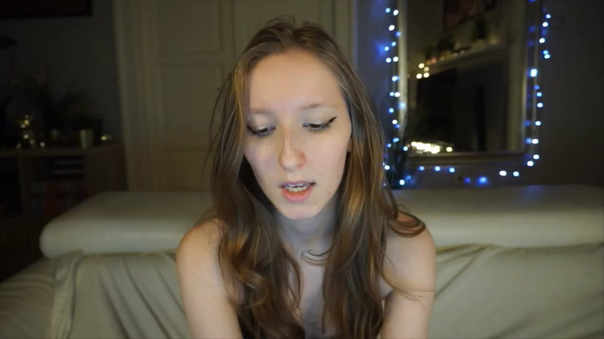 Gallery image thumbnail from Sw33t_g1rl's myfreecams stream on, 04/28/2026, 18:05 image 7 of 20