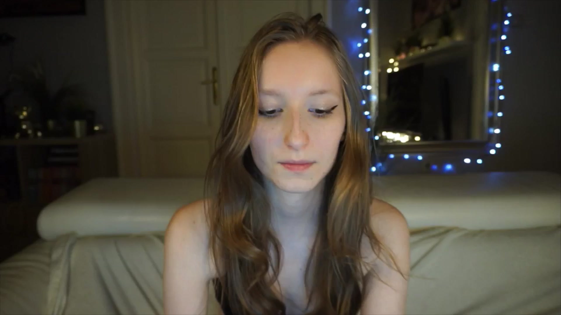 Gallery image thumbnail from Sw33t_g1rl's myfreecams stream on, 04/28/2026, 18:05 image 11 of 20