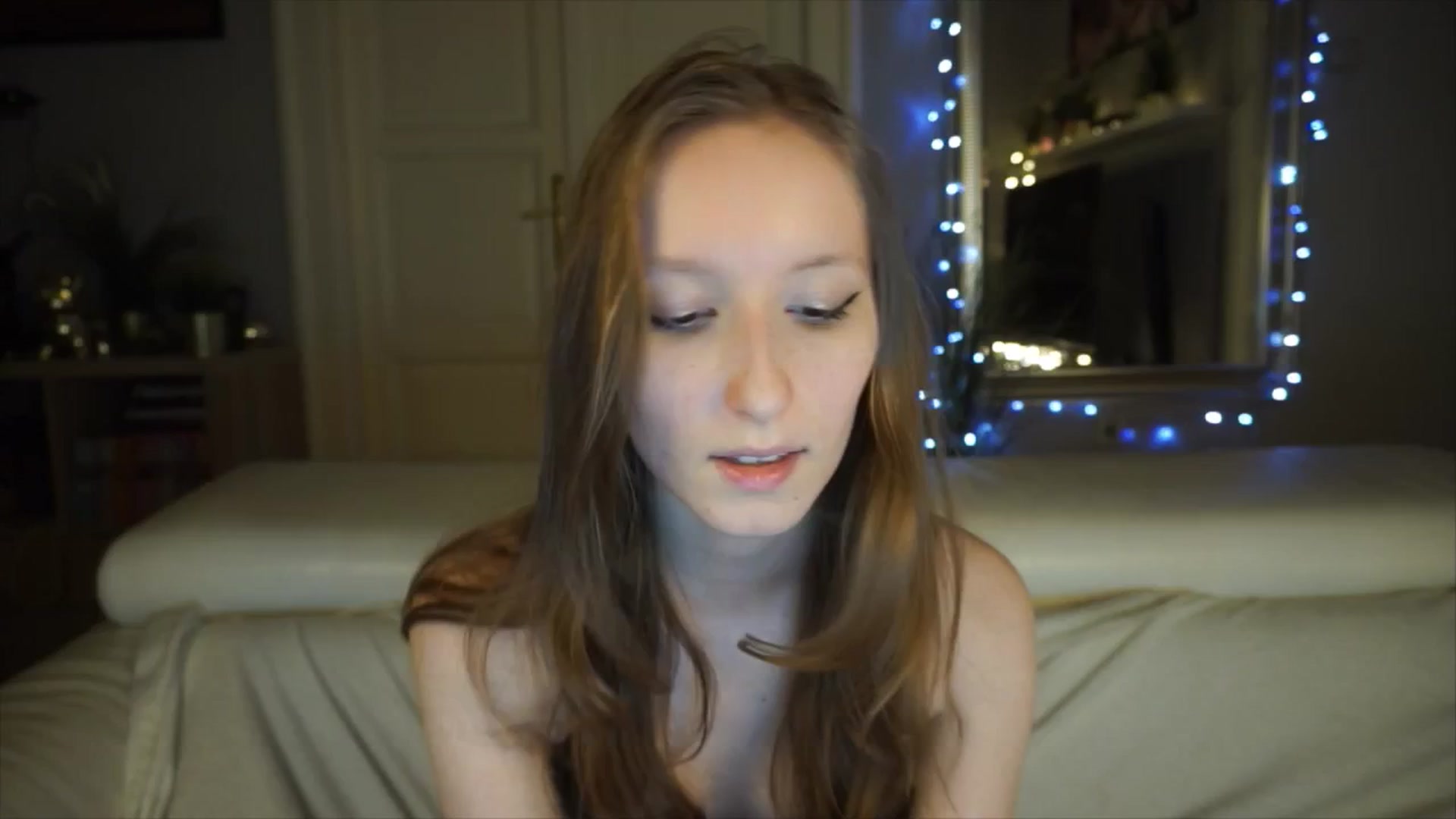 Gallery image thumbnail from Sw33t_g1rl's myfreecams stream on, 04/28/2026, 18:05 image 4 of 20
