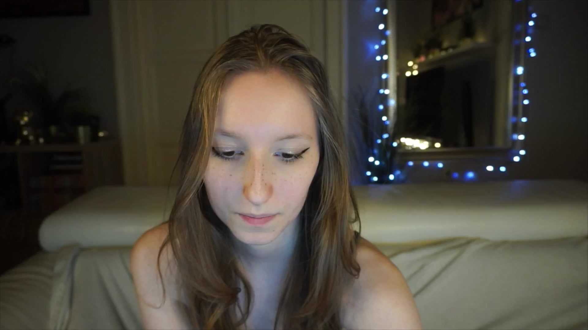 Gallery image thumbnail from Sw33t_g1rl's myfreecams stream on, 04/28/2026, 18:05 image 13 of 20