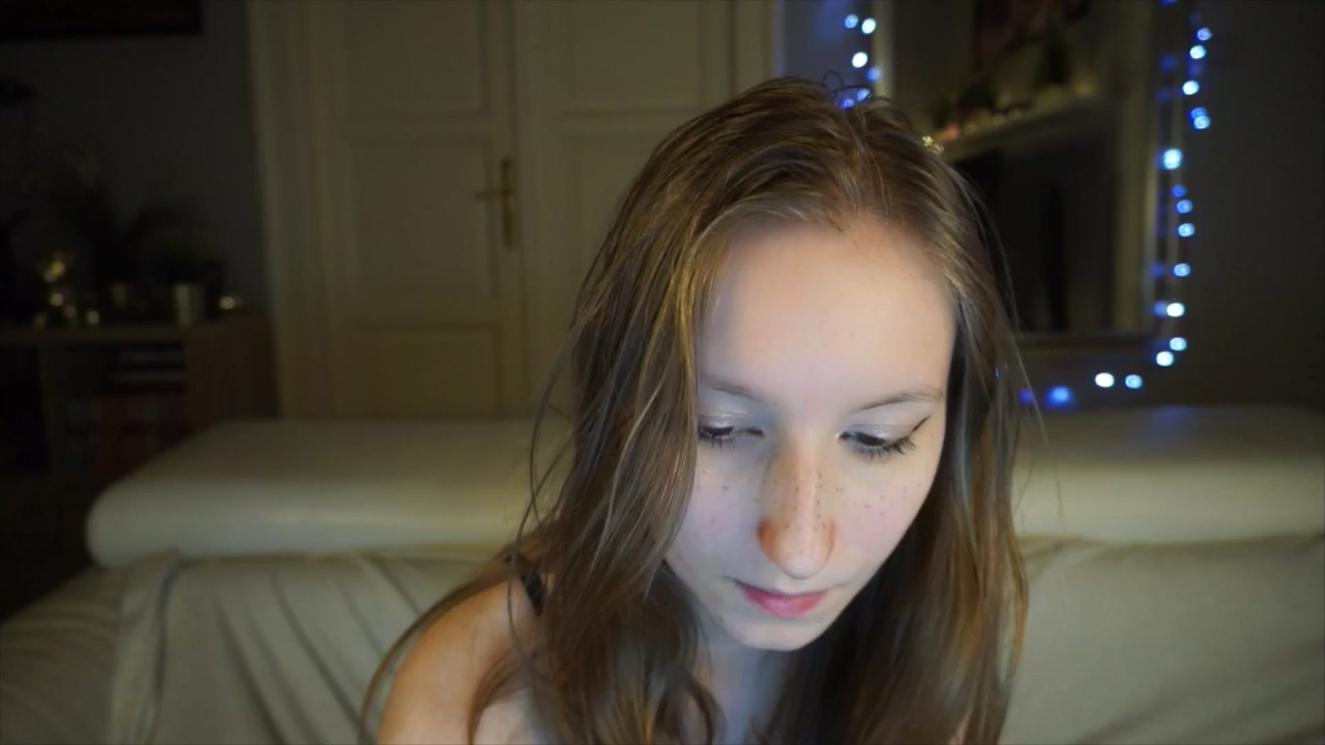 Gallery image thumbnail from Sw33t_g1rl's myfreecams stream on, 04/28/2026, 18:05 image 10 of 20