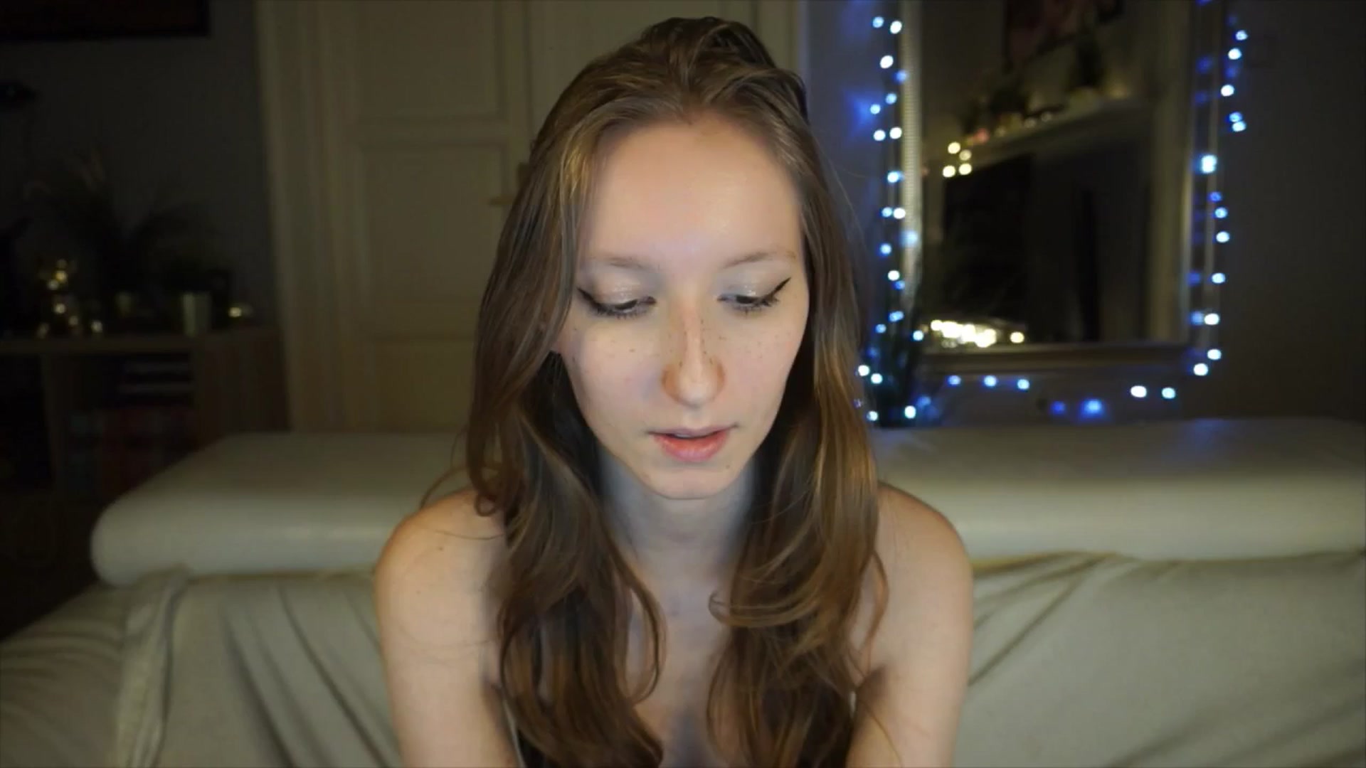 Gallery image thumbnail from Sw33t_g1rl's myfreecams stream on, 04/28/2026, 18:05 image 5 of 20