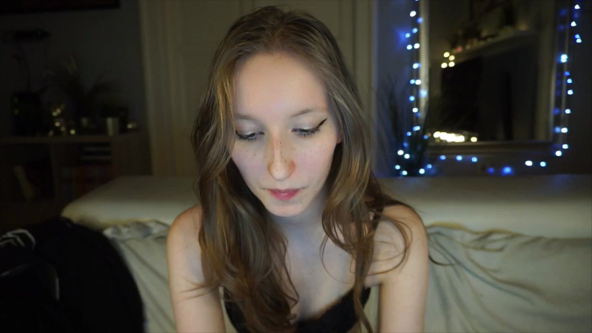 Gallery image thumbnail from Sw33t_g1rl's myfreecams stream on, 04/28/2026, 19:56 image 4 of 20
