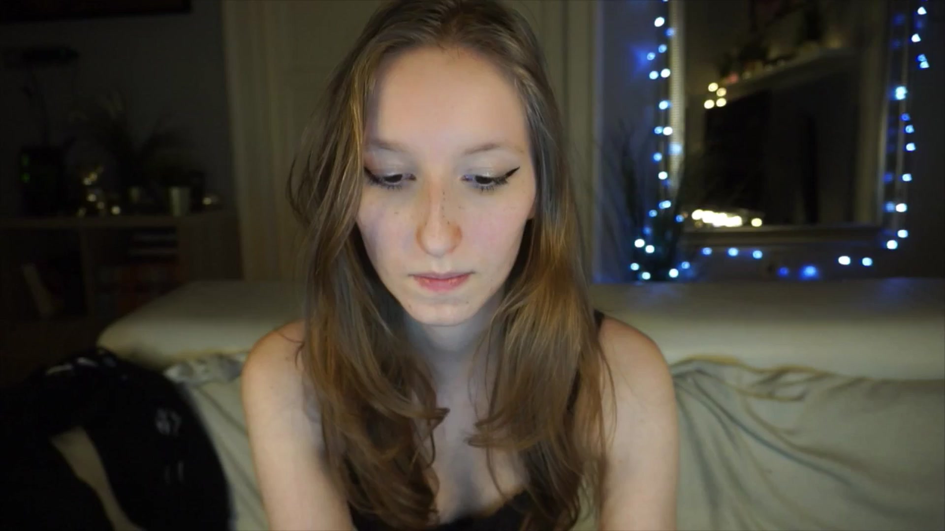 Gallery image thumbnail from Sw33t_g1rl's myfreecams stream on, 04/28/2026, 19:56 image 19 of 20