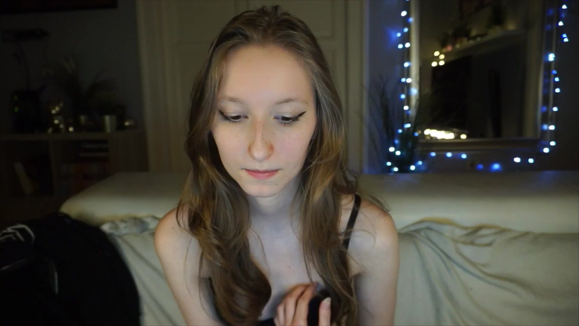 Gallery image thumbnail from Sw33t_g1rl's myfreecams stream on, 04/28/2026, 19:56 image 13 of 20