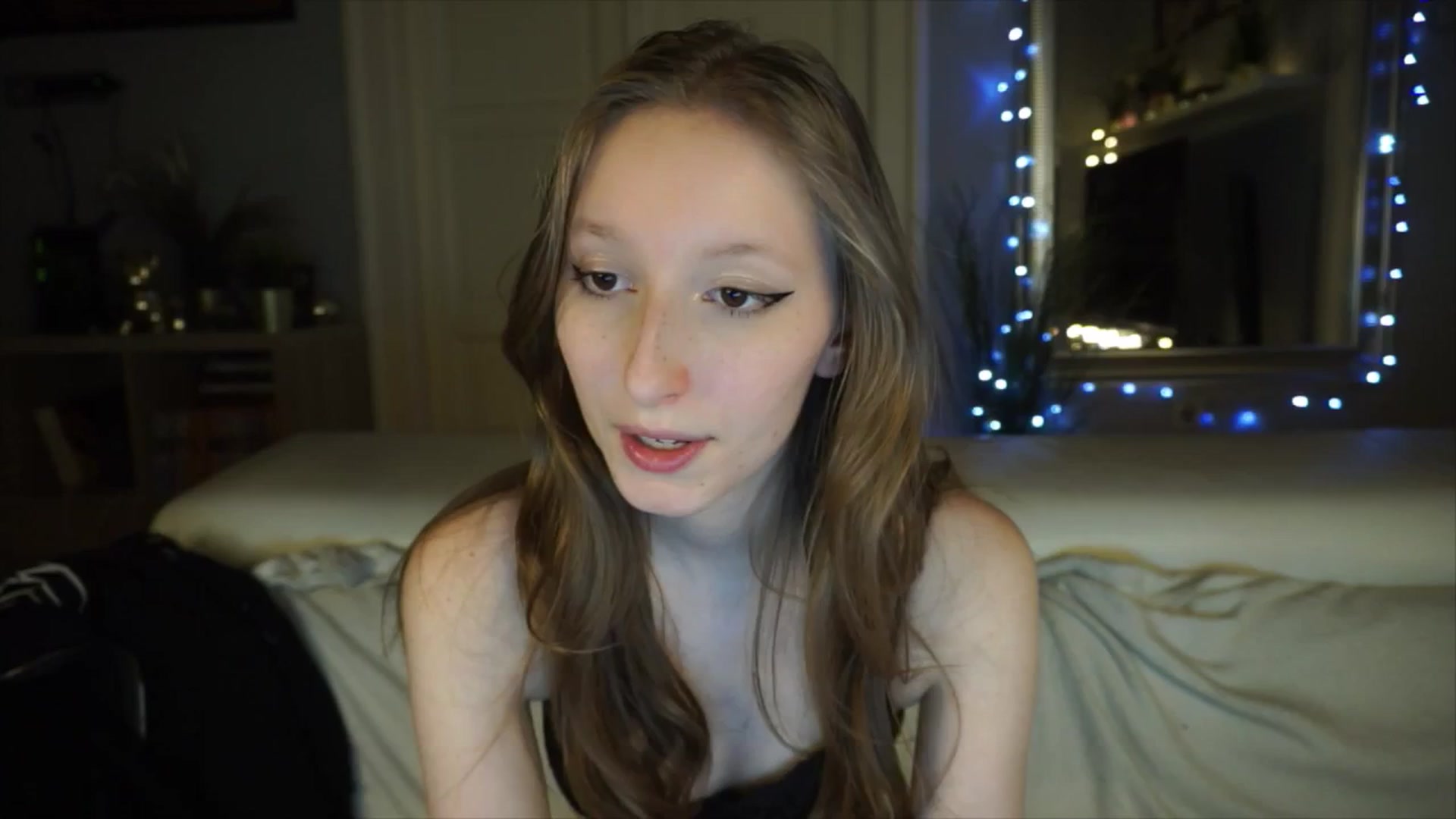 Gallery image thumbnail from Sw33t_g1rl's myfreecams stream on, 04/28/2026, 19:56 image 5 of 20