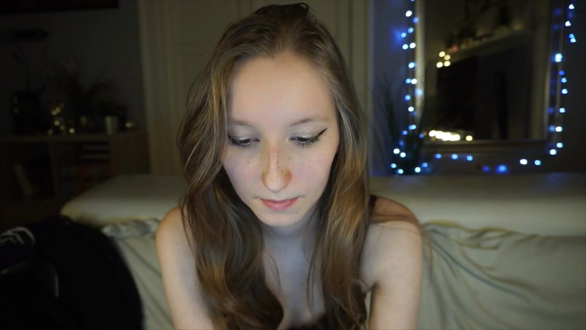 Gallery image thumbnail from Sw33t_g1rl's myfreecams stream on, 04/28/2026, 19:56 image 10 of 20