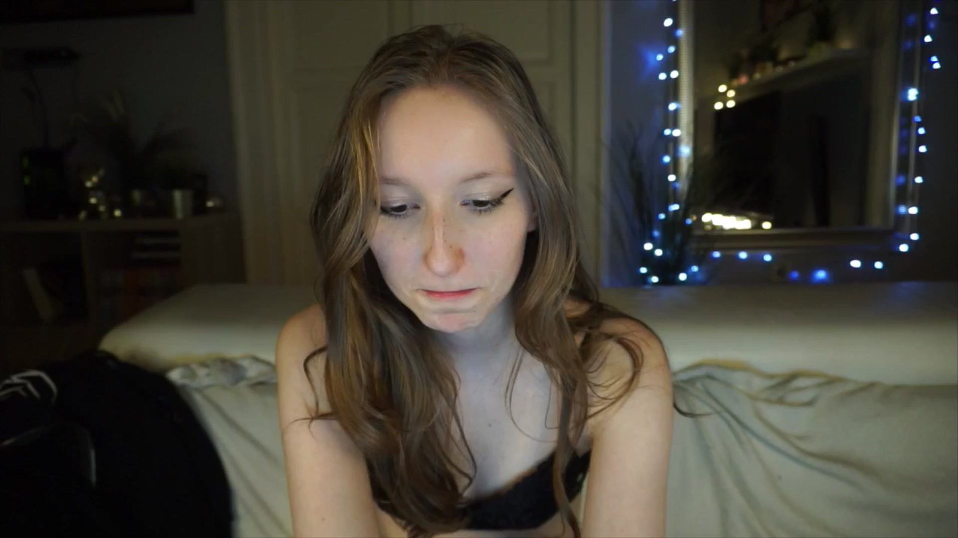 Gallery image thumbnail from Sw33t_g1rl's myfreecams stream on, 04/28/2026, 19:56 image 3 of 20