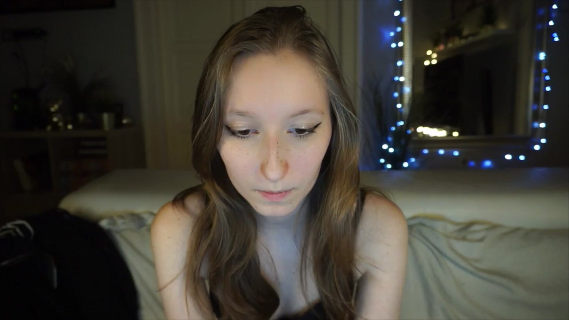 Gallery image thumbnail from Sw33t_g1rl's myfreecams stream on, 04/28/2026, 19:56 image 9 of 20