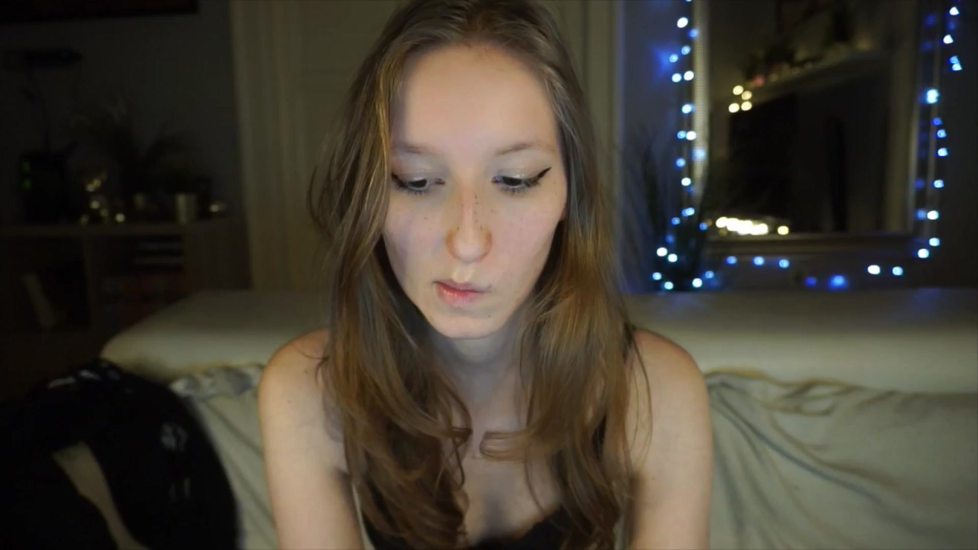 Gallery image thumbnail from Sw33t_g1rl's myfreecams stream on, 04/28/2026, 19:56 image 20 of 20