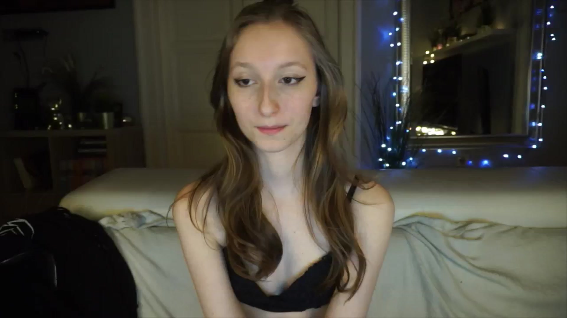 Gallery image thumbnail from Sw33t_g1rl's myfreecams stream on, 04/28/2026, 19:56 image 7 of 20