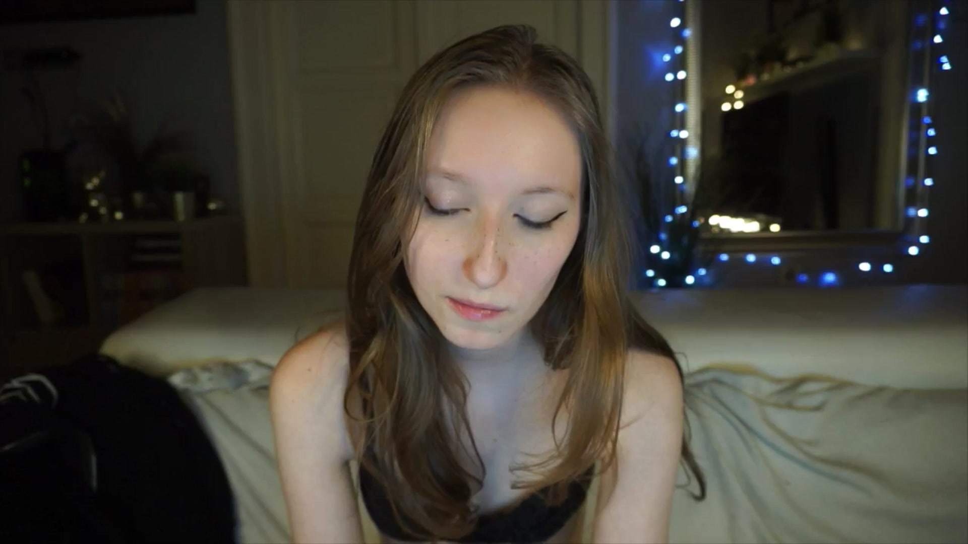 Gallery image thumbnail from Sw33t_g1rl's myfreecams stream on, 04/28/2026, 19:56 image 2 of 20