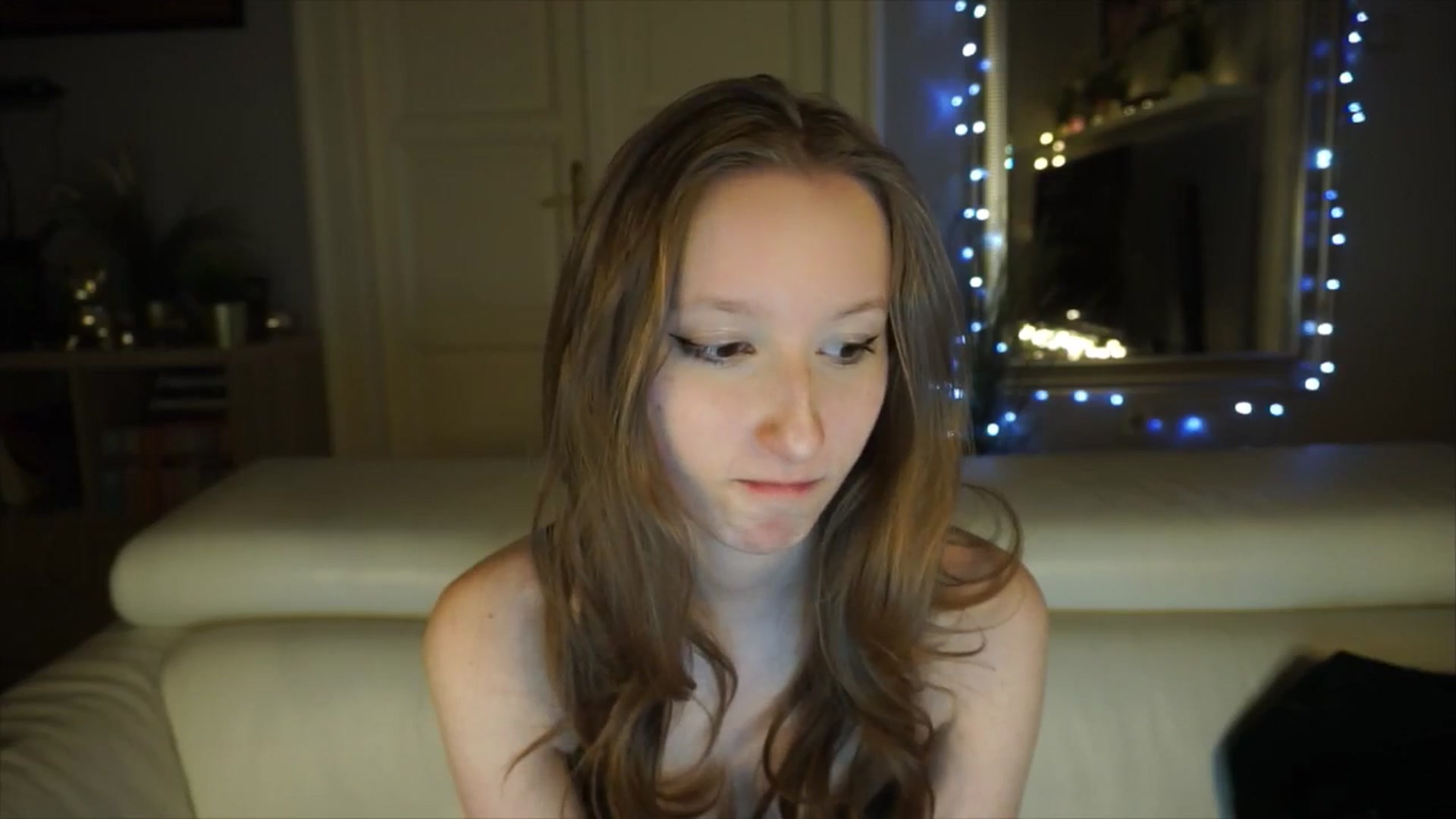 Gallery image thumbnail from Sw33t_g1rl's myfreecams stream on, 05/01/2026, 18:17 image 9 of 20