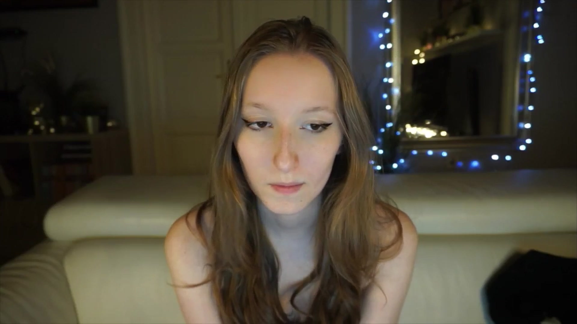 Gallery image thumbnail from Sw33t_g1rl's myfreecams stream on, 05/01/2026, 18:17 image 18 of 20