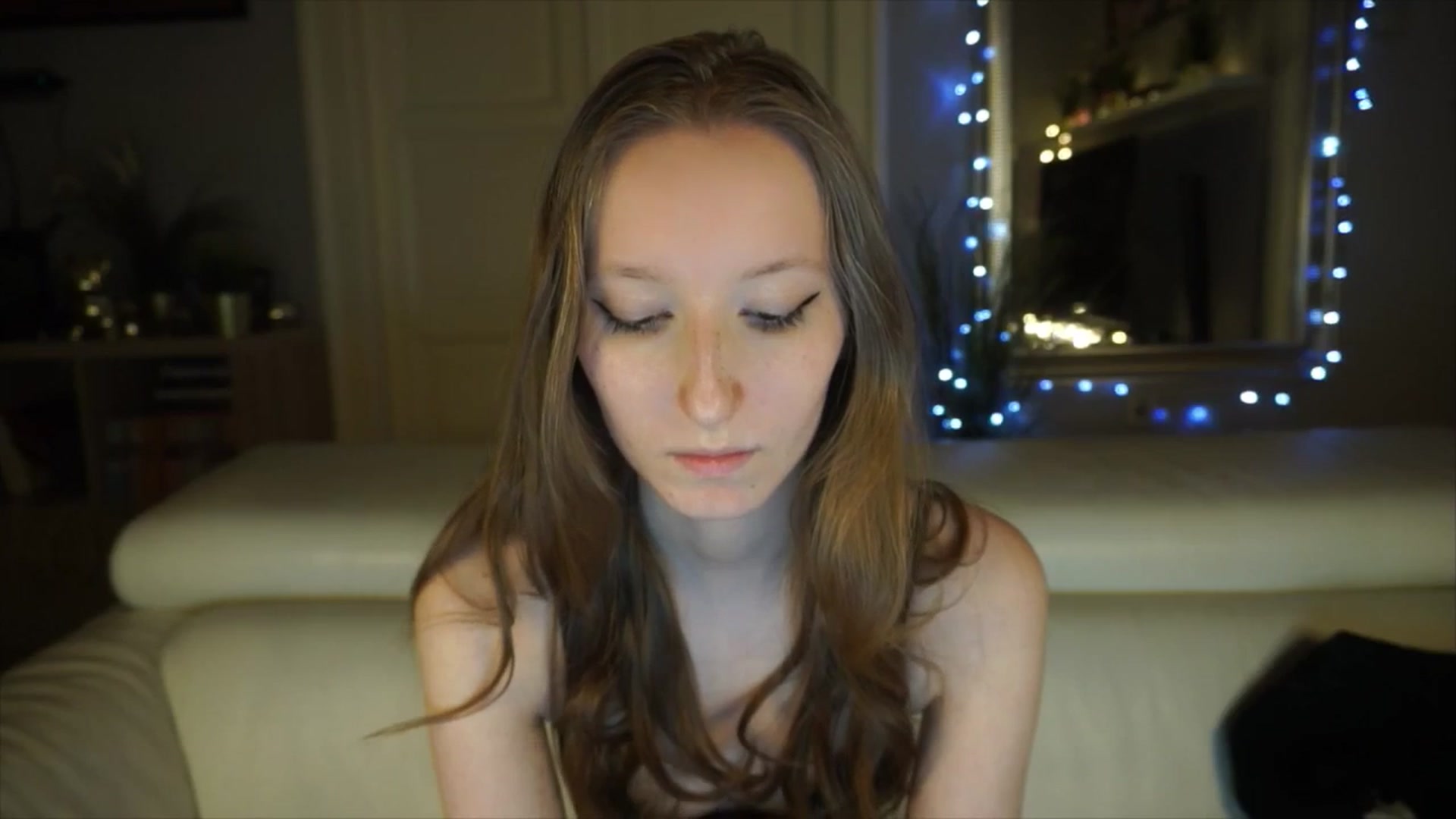 Gallery image thumbnail from Sw33t_g1rl's myfreecams stream on, 05/01/2026, 18:17 image 16 of 20