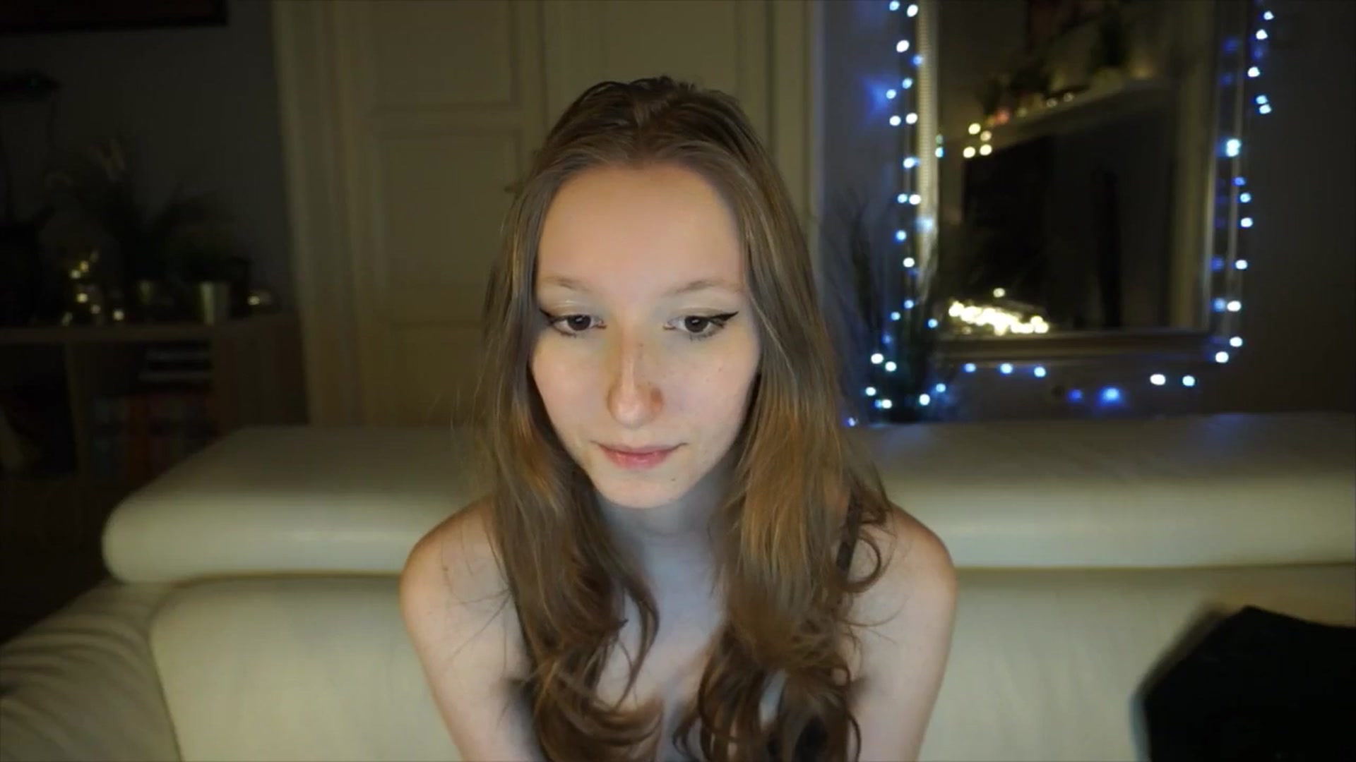 Gallery image thumbnail from Sw33t_g1rl's myfreecams stream on, 05/01/2026, 18:17 image 7 of 20