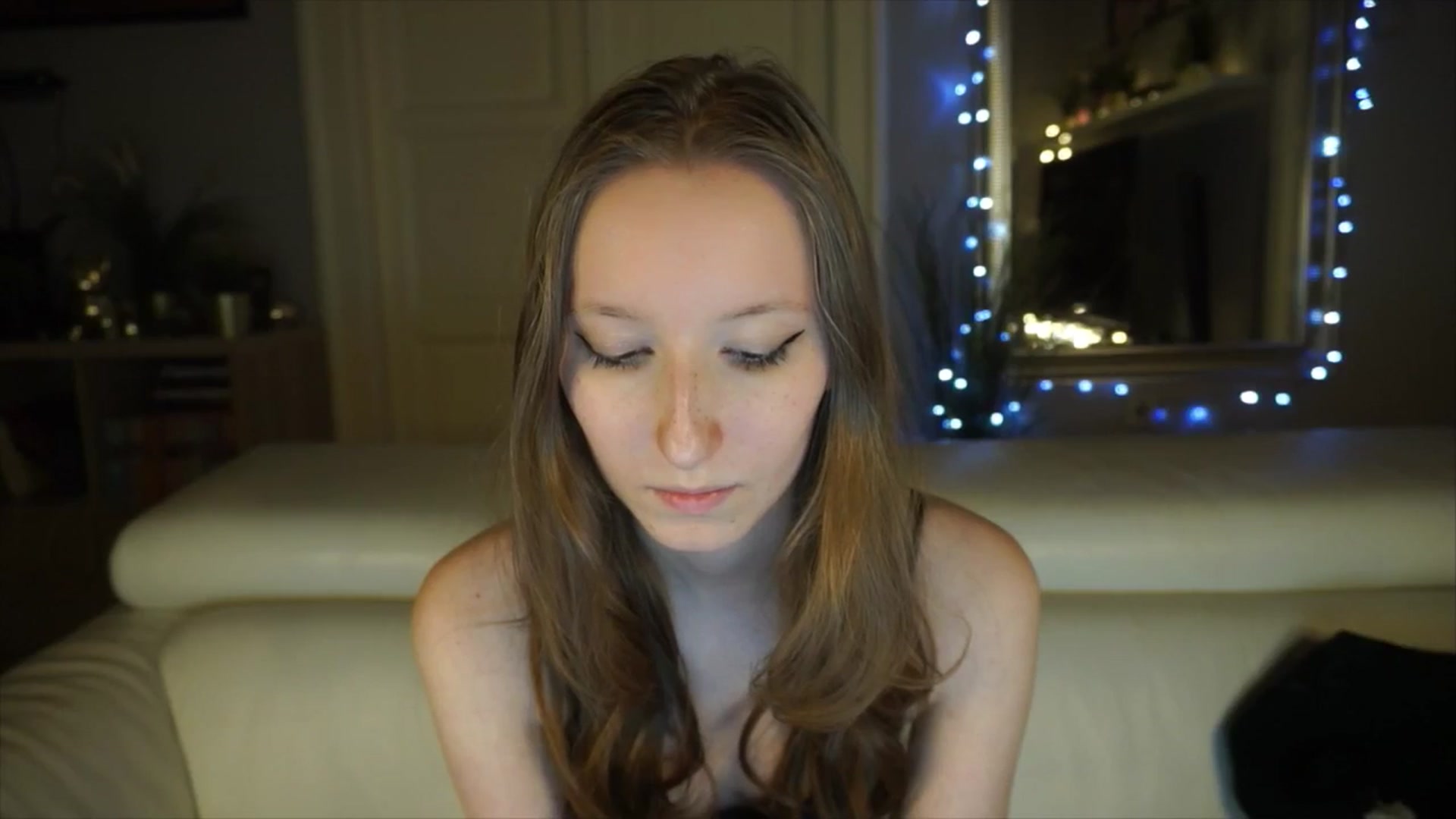 Gallery image thumbnail from Sw33t_g1rl's myfreecams stream on, 05/01/2026, 18:17 image 15 of 20