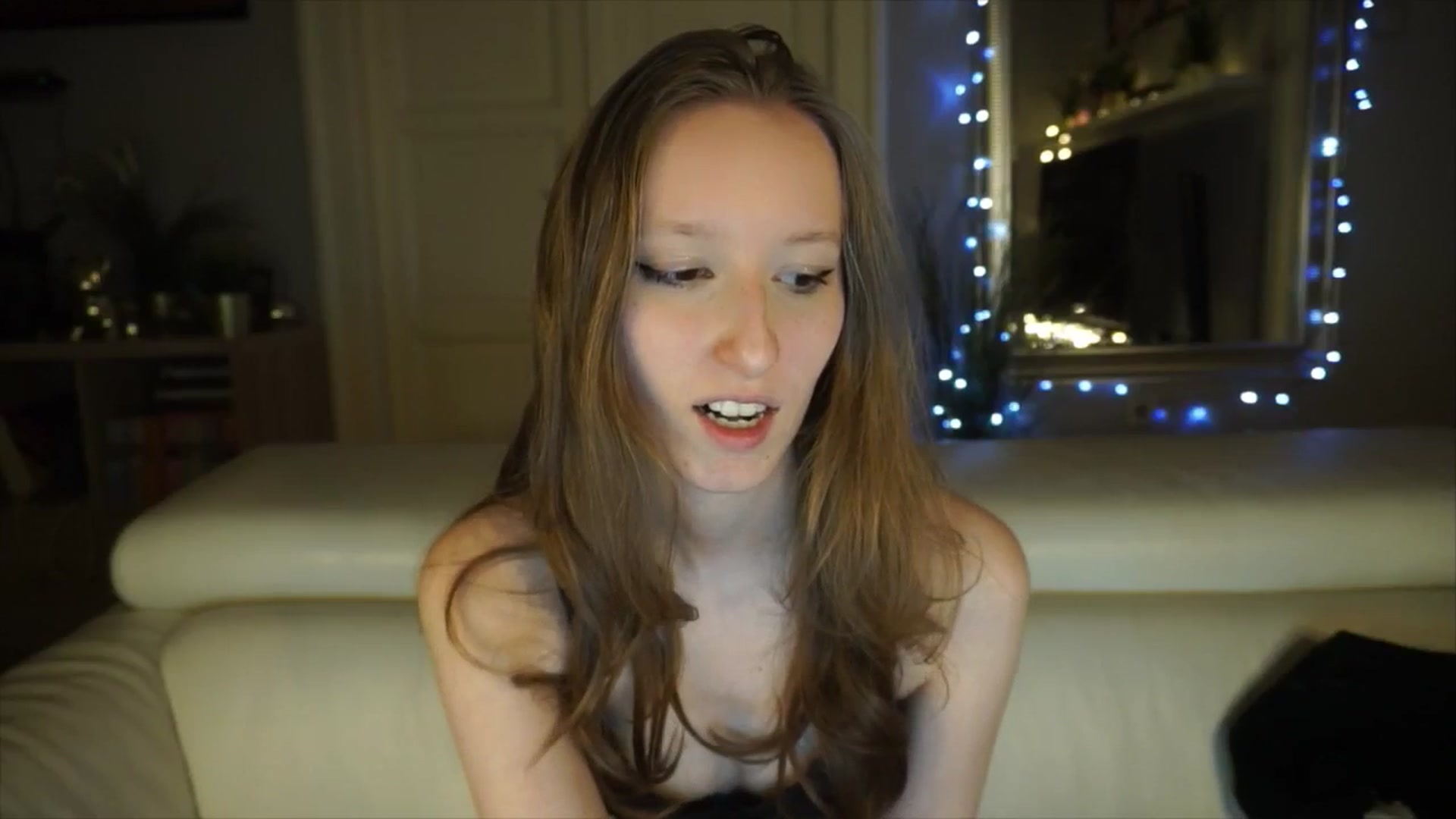Gallery image thumbnail from Sw33t_g1rl's myfreecams stream on, 05/01/2026, 18:17 image 19 of 20