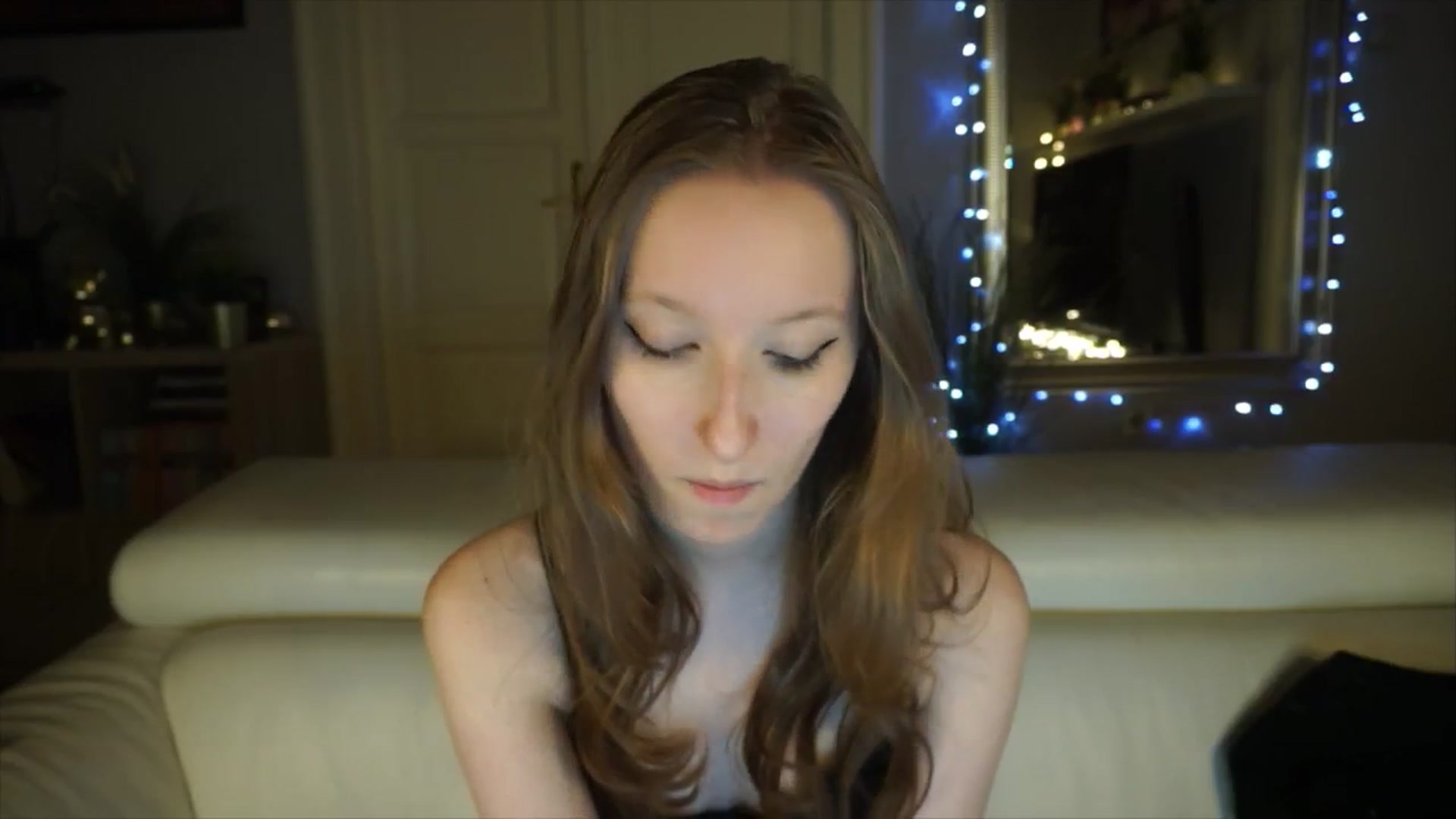 Gallery image thumbnail from Sw33t_g1rl's myfreecams stream on, 05/01/2026, 18:17 image 6 of 20