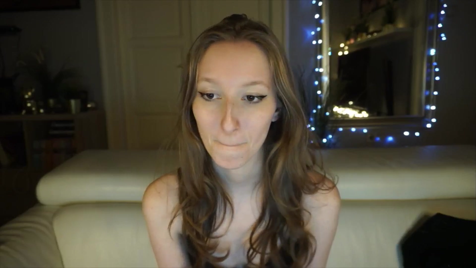 Gallery image thumbnail from Sw33t_g1rl's myfreecams stream on, 05/01/2026, 18:17 image 4 of 20
