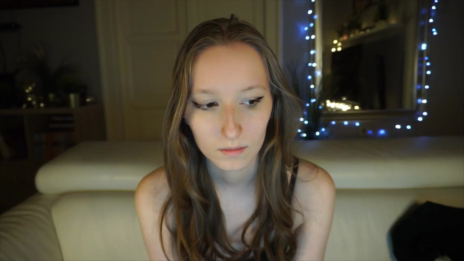 Gallery image thumbnail from Sw33t_g1rl's myfreecams stream on, 05/01/2026, 18:17 image 17 of 20