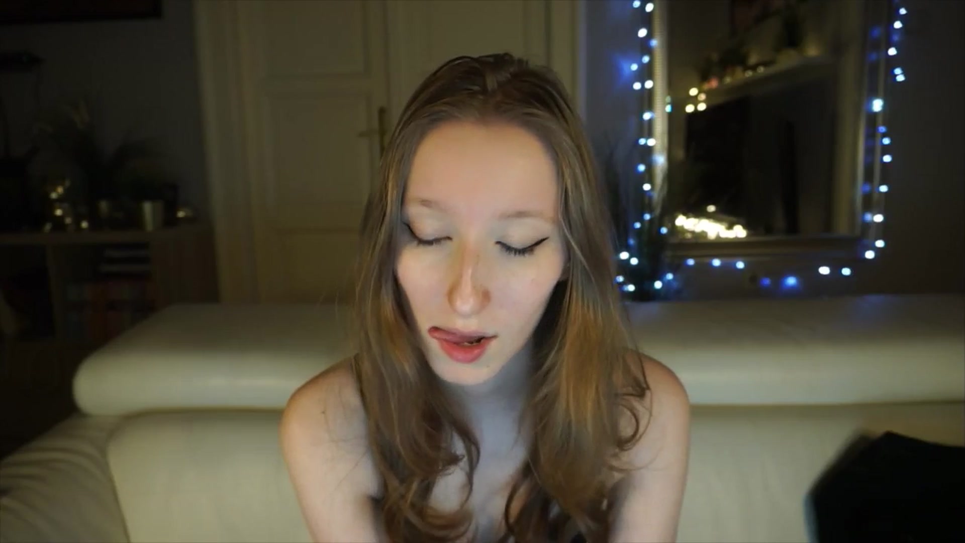 Gallery image thumbnail from Sw33t_g1rl's myfreecams stream on, 05/01/2026, 18:17 image 8 of 20