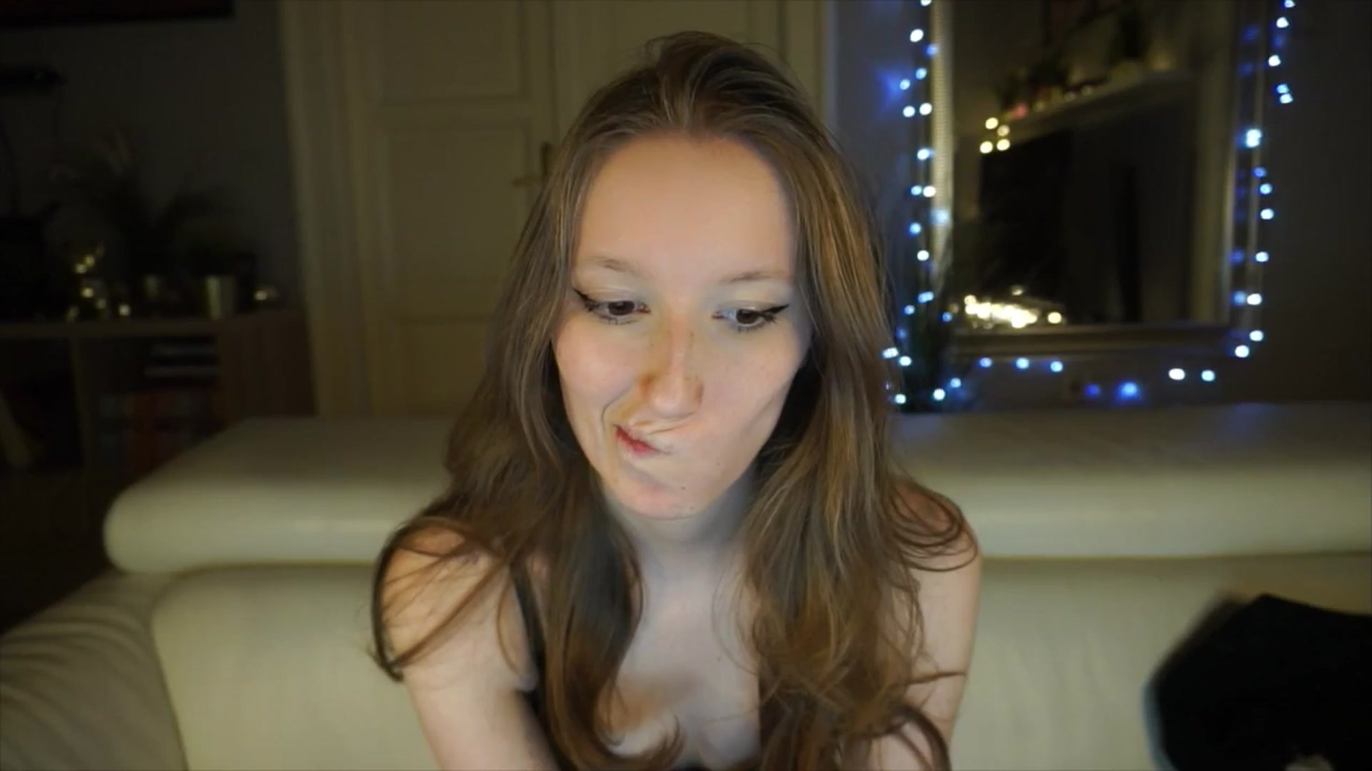 Gallery image thumbnail from Sw33t_g1rl's myfreecams stream on, 05/01/2026, 18:17 image 20 of 20