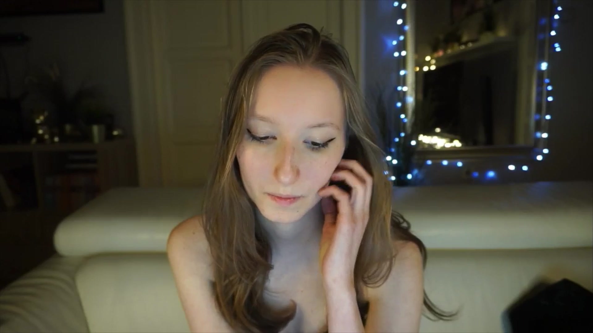 Gallery image thumbnail from Sw33t_g1rl's myfreecams stream on, 05/01/2026, 21:09 image 9 of 20