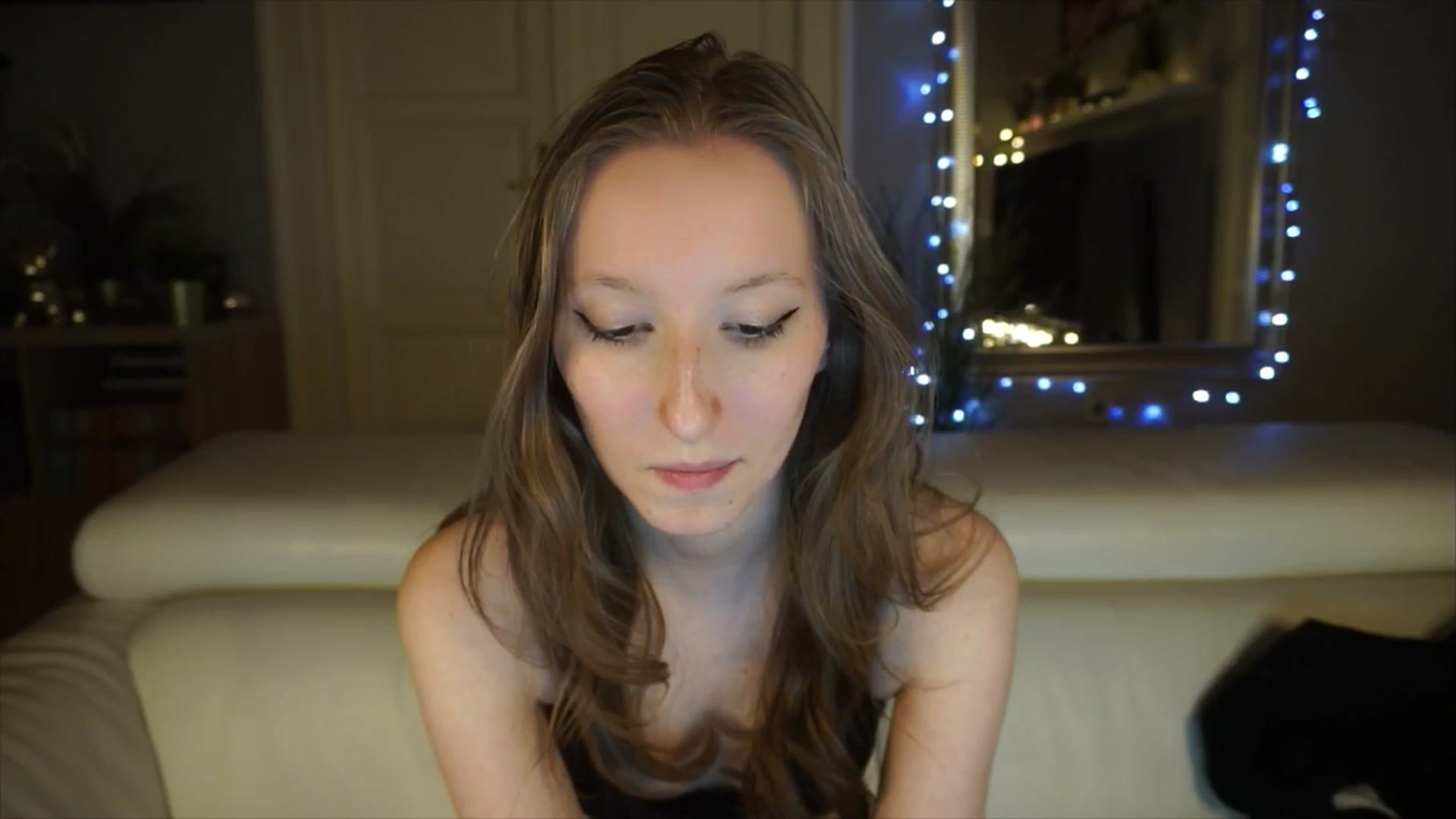 Gallery image thumbnail from Sw33t_g1rl's myfreecams stream on, 05/01/2026, 21:09 image 3 of 20