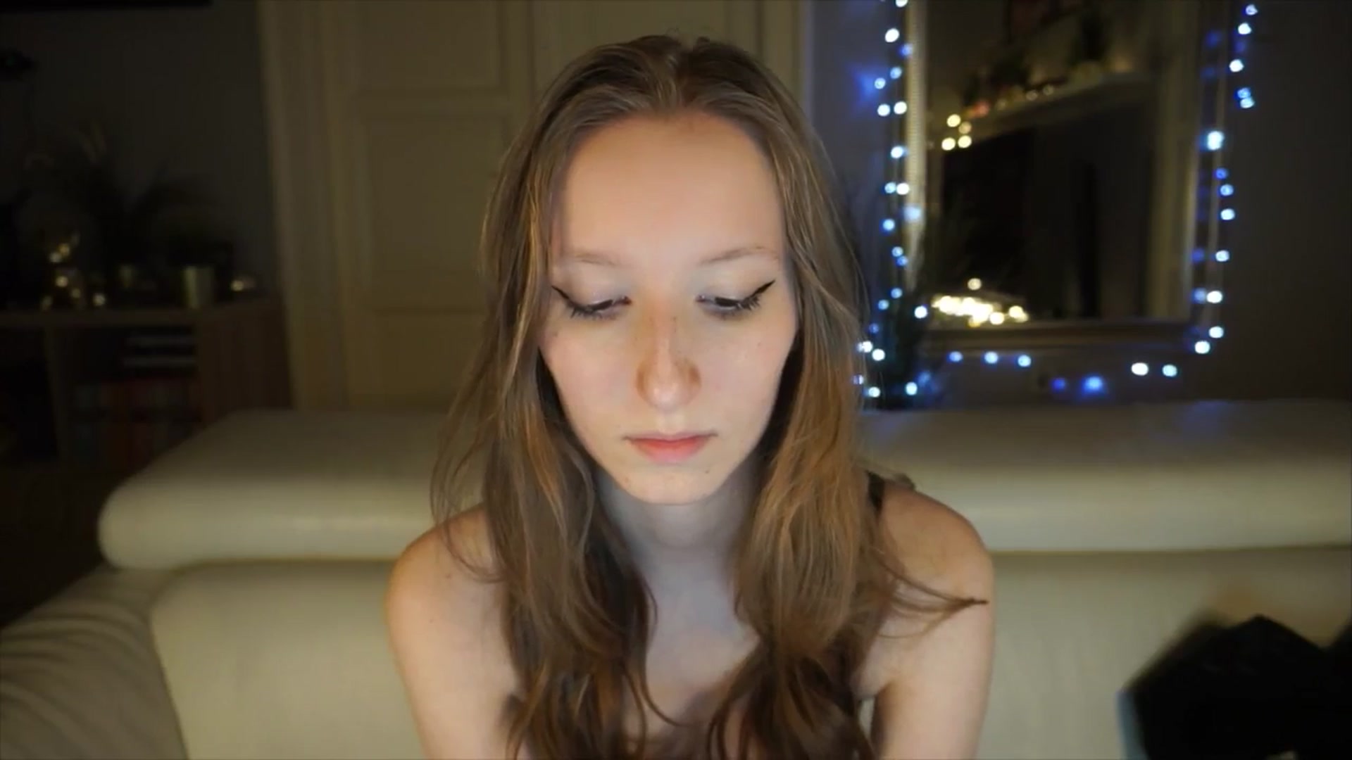 Gallery image thumbnail from Sw33t_g1rl's myfreecams stream on, 05/01/2026, 21:09 image 7 of 20