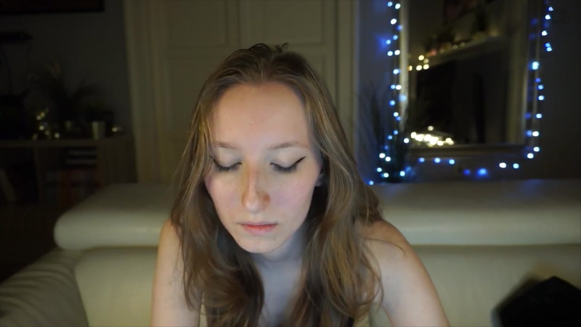 Gallery image thumbnail from Sw33t_g1rl's myfreecams stream on, 05/01/2026, 21:09 image 15 of 20
