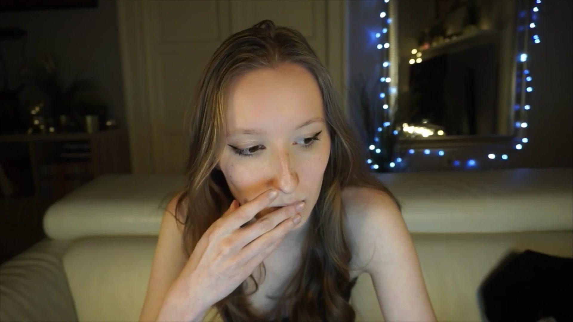 Gallery image thumbnail from Sw33t_g1rl's myfreecams stream on, 05/01/2026, 21:09 image 2 of 20