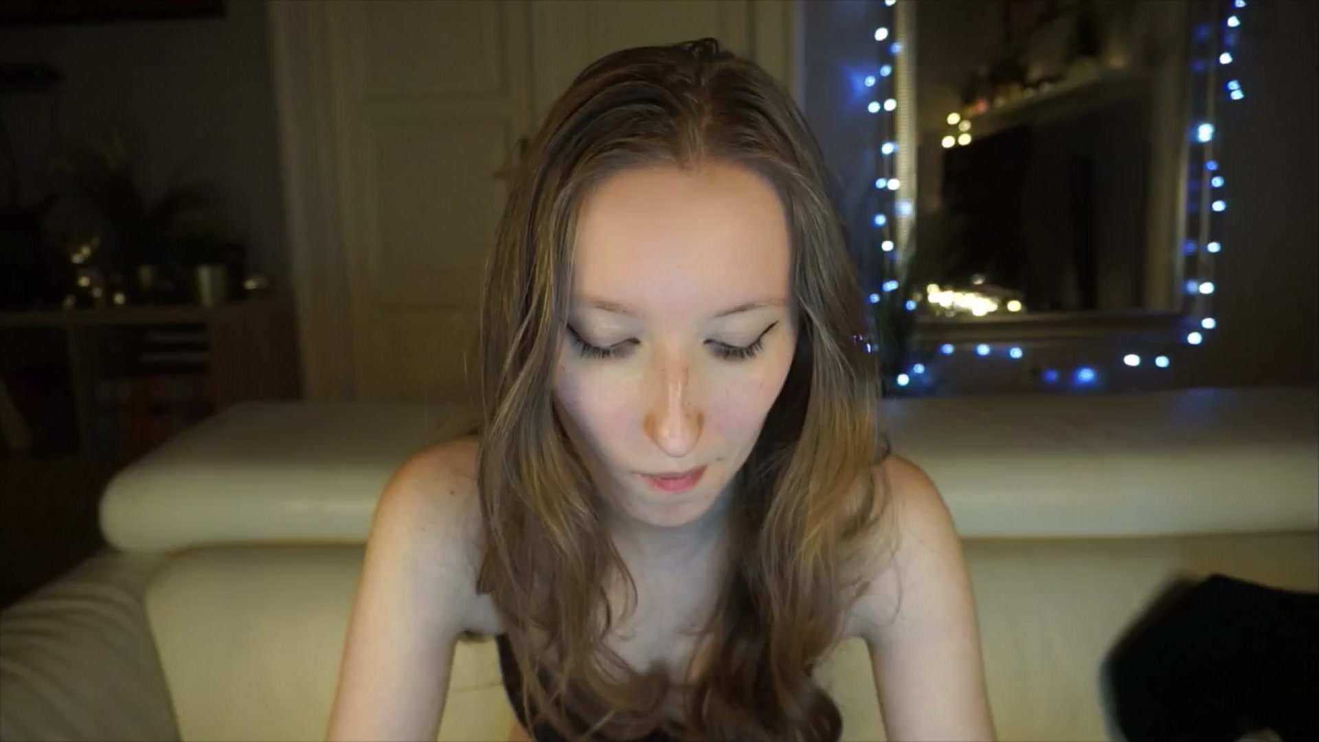 Gallery image thumbnail from Sw33t_g1rl's myfreecams stream on, 05/01/2026, 21:09 image 1 of 20