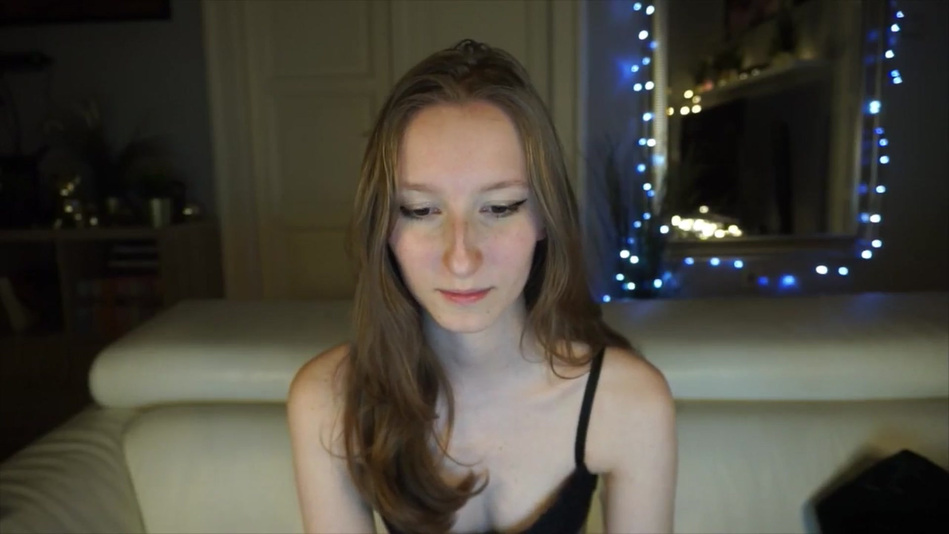 Gallery image thumbnail from Sw33t_g1rl's myfreecams stream on, 05/01/2026, 21:09 image 12 of 20