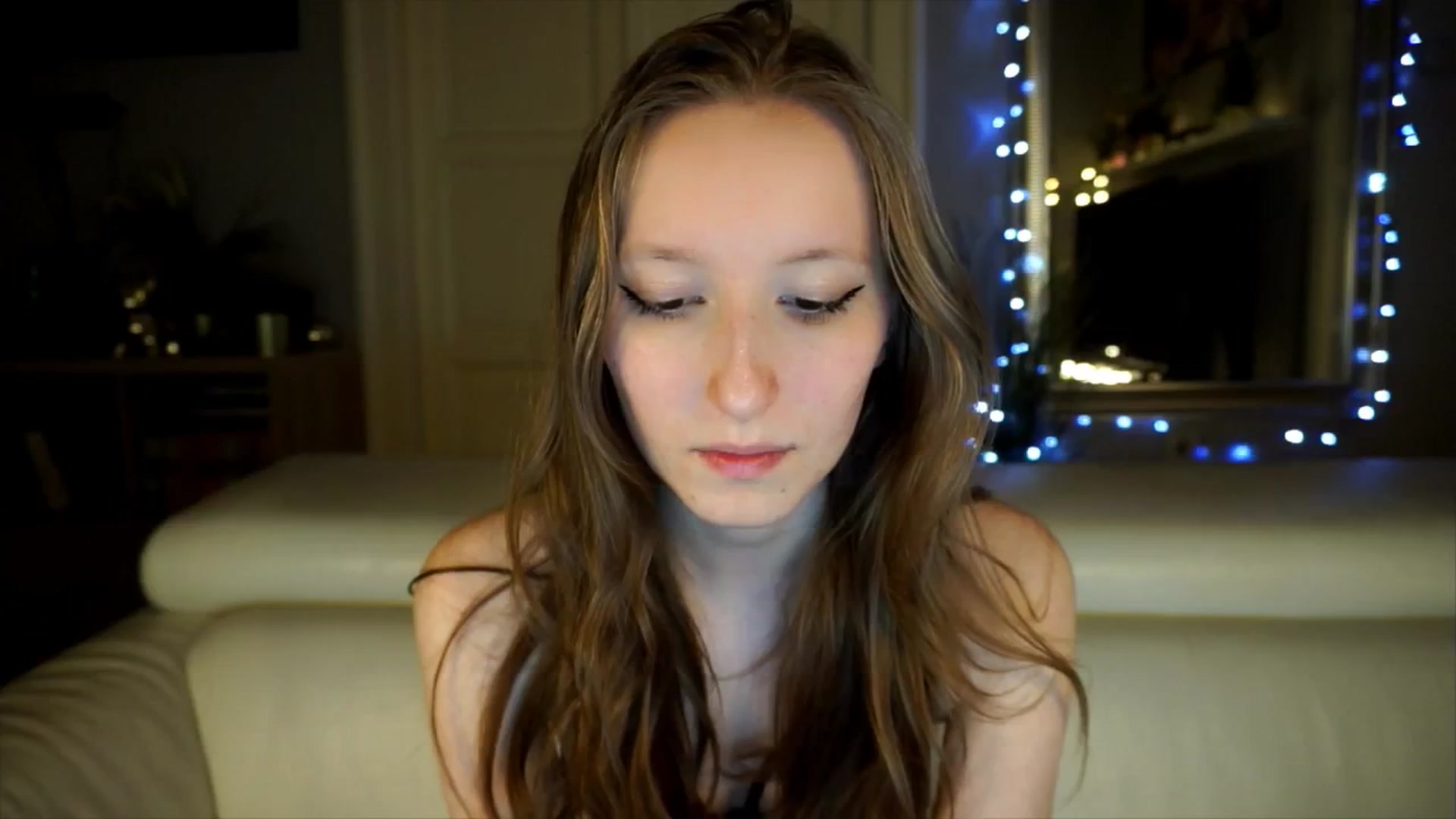 Gallery image thumbnail from Sw33t_g1rl's myfreecams stream on, 05/02/2026, 18:05 image 14 of 20