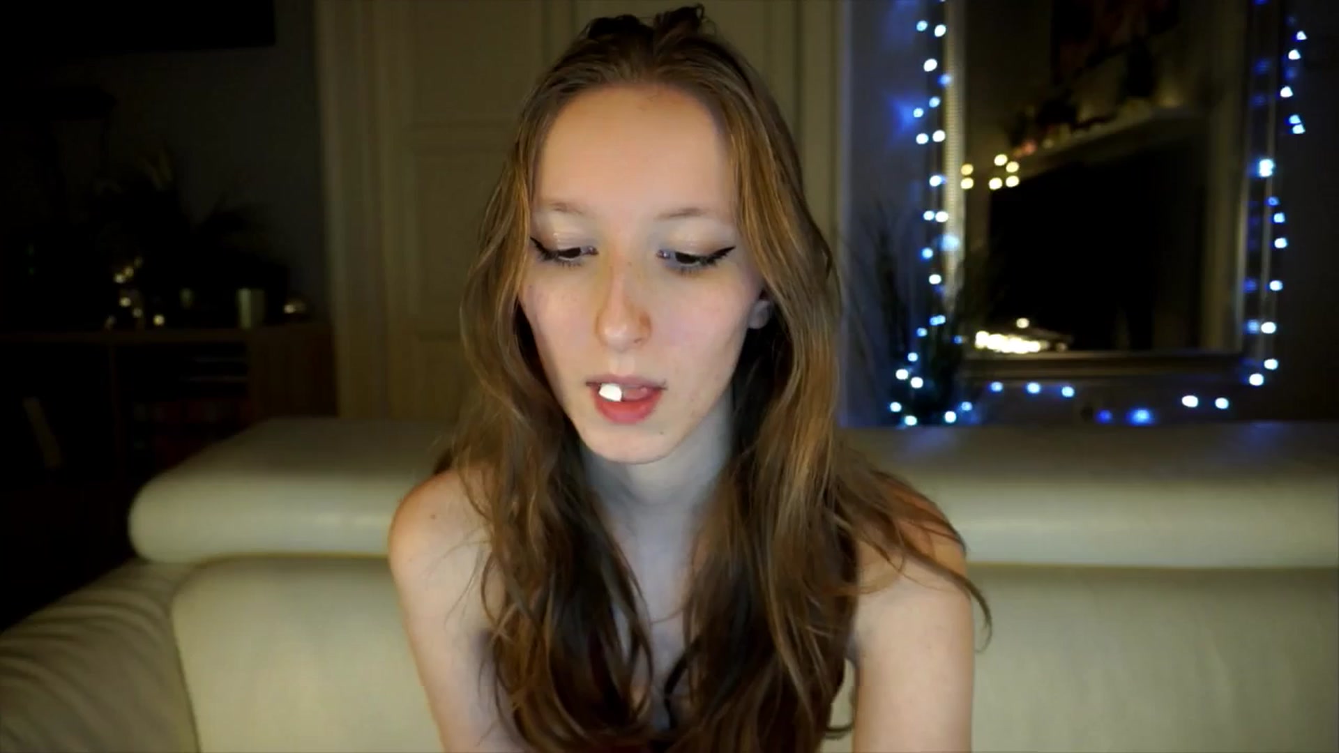 Gallery image thumbnail from Sw33t_g1rl's myfreecams stream on, 05/02/2026, 18:05 image 16 of 20
