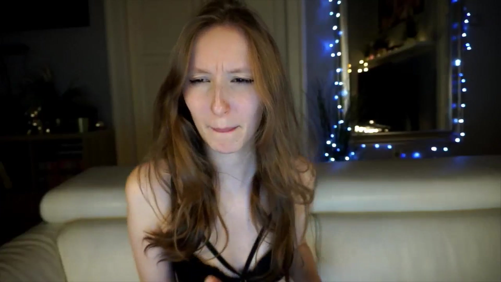 Gallery image thumbnail from Sw33t_g1rl's myfreecams stream on, 05/03/2026, 17:42 image 4 of 20
