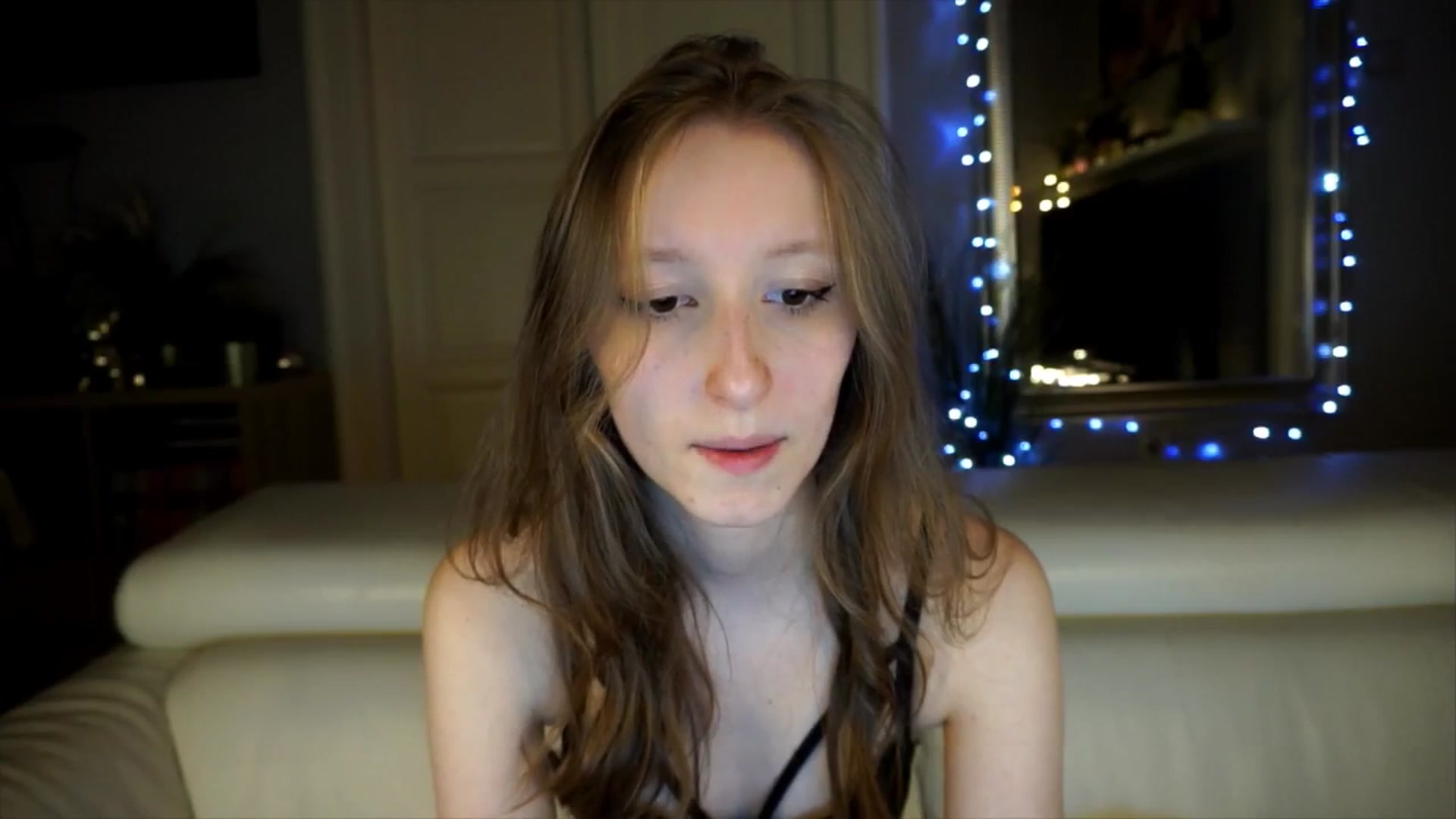 Gallery image thumbnail from Sw33t_g1rl's myfreecams stream on, 05/03/2026, 17:42 image 9 of 20