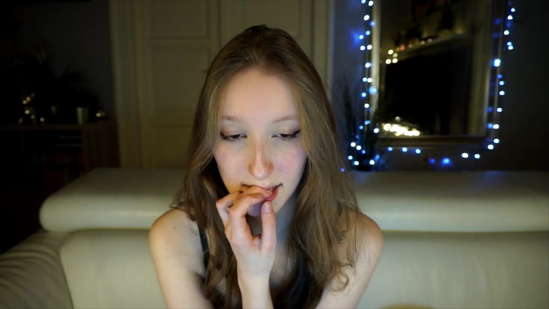 Gallery image thumbnail from Sw33t_g1rl's myfreecams stream on, 05/03/2026, 17:42 image 16 of 20