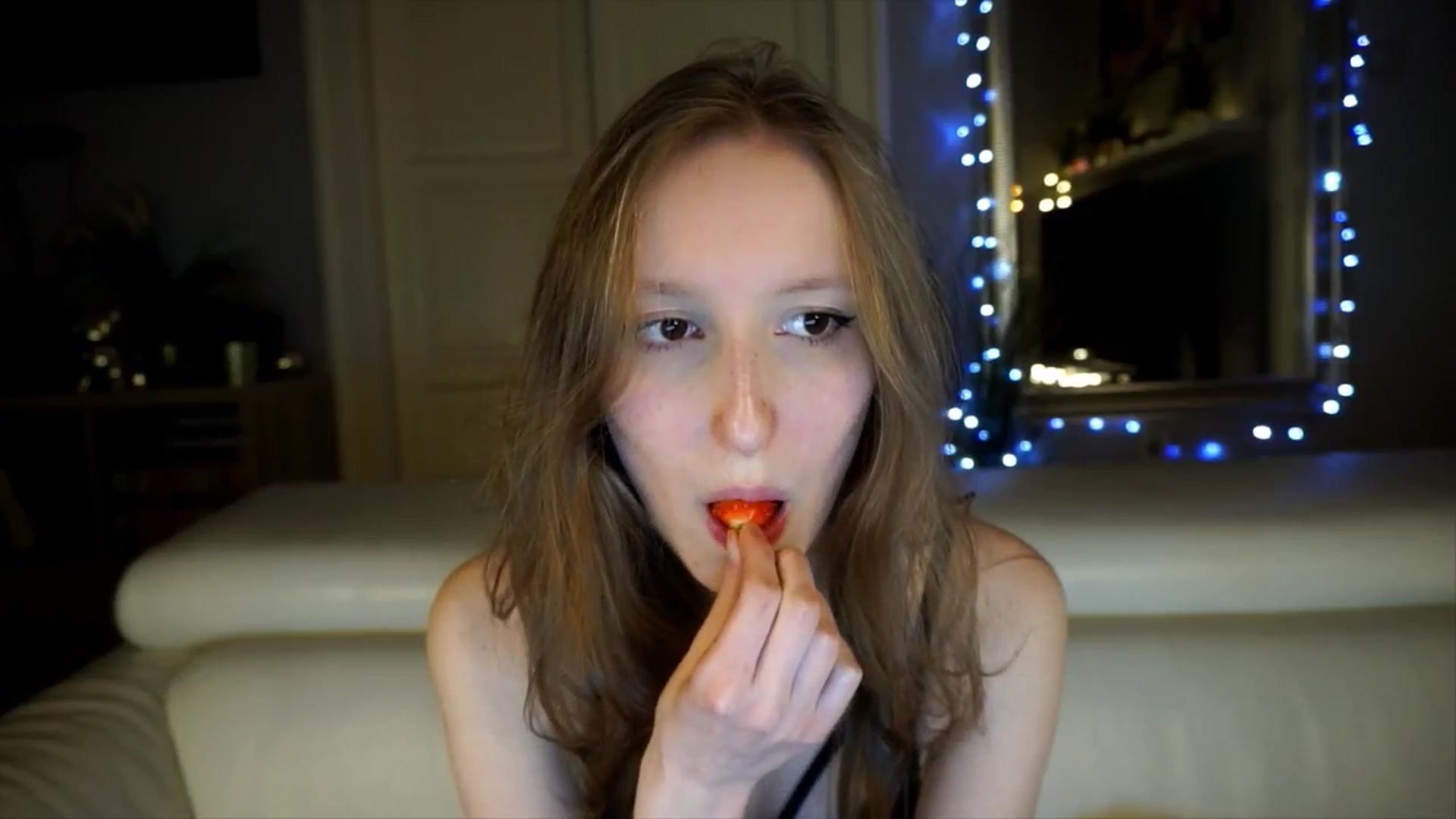 Gallery image thumbnail from Sw33t_g1rl's myfreecams stream on, 05/03/2026, 17:42 image 7 of 20