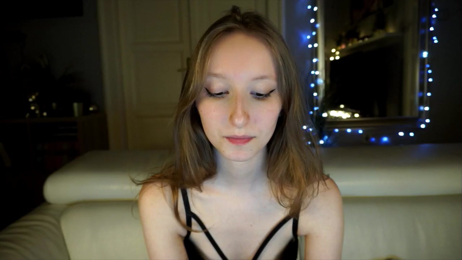 Gallery image thumbnail from Sw33t_g1rl's myfreecams stream on, 05/03/2026, 20:06 image 18 of 20