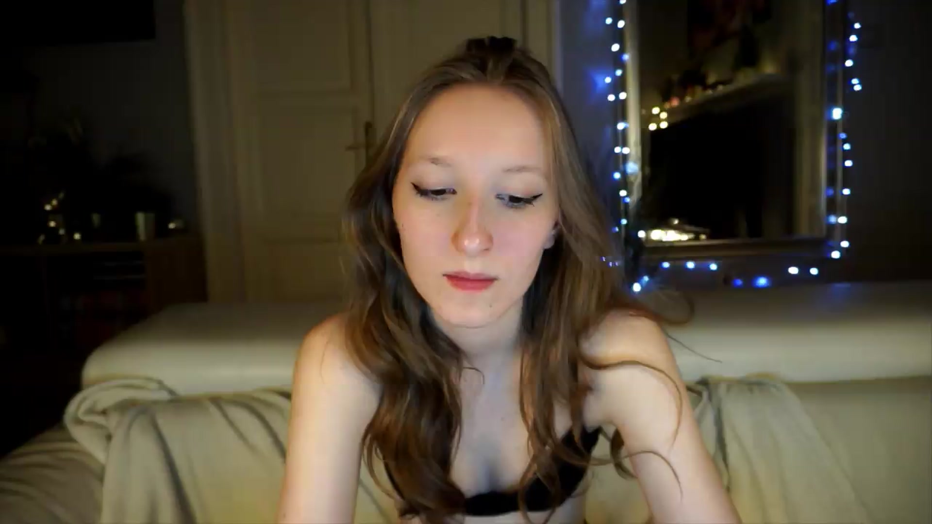 Gallery image thumbnail from Sw33t_g1rl's myfreecams stream on, 05/07/2026, 20:40 image 16 of 20
