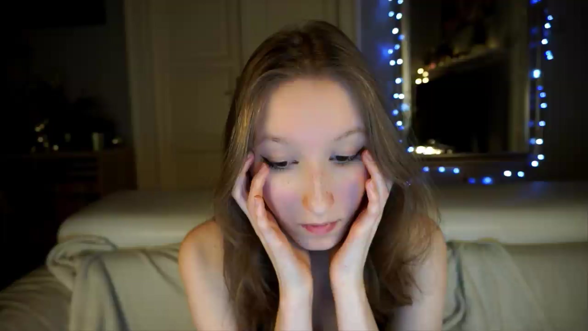 Gallery image thumbnail from Sw33t_g1rl's myfreecams stream on, 05/07/2026, 20:40 image 4 of 20