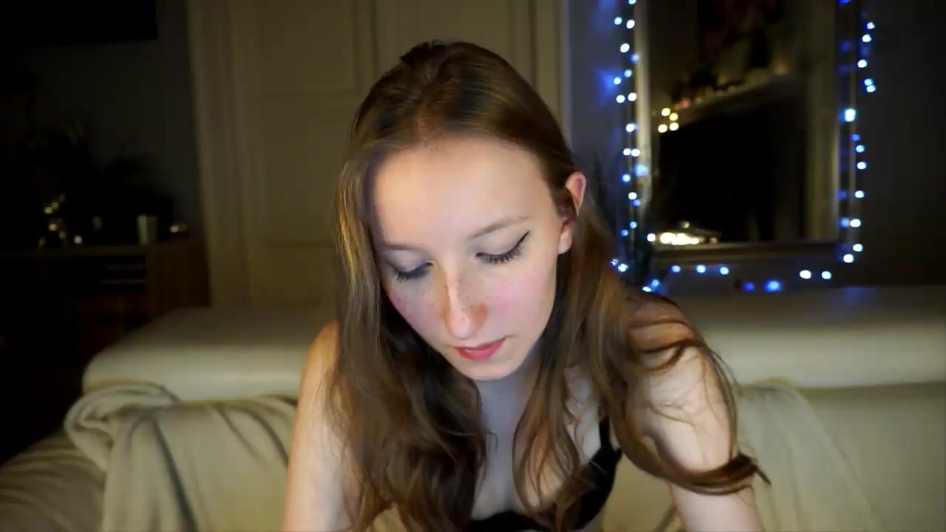 Gallery image thumbnail from Sw33t_g1rl's myfreecams stream on, 05/07/2026, 20:40 image 18 of 20