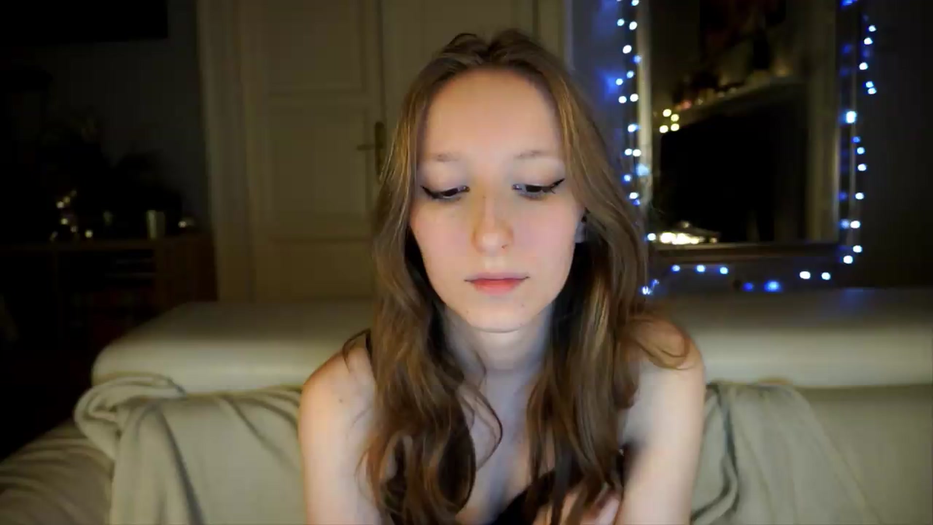 Gallery image thumbnail from Sw33t_g1rl's myfreecams stream on, 05/07/2026, 20:40 image 3 of 20