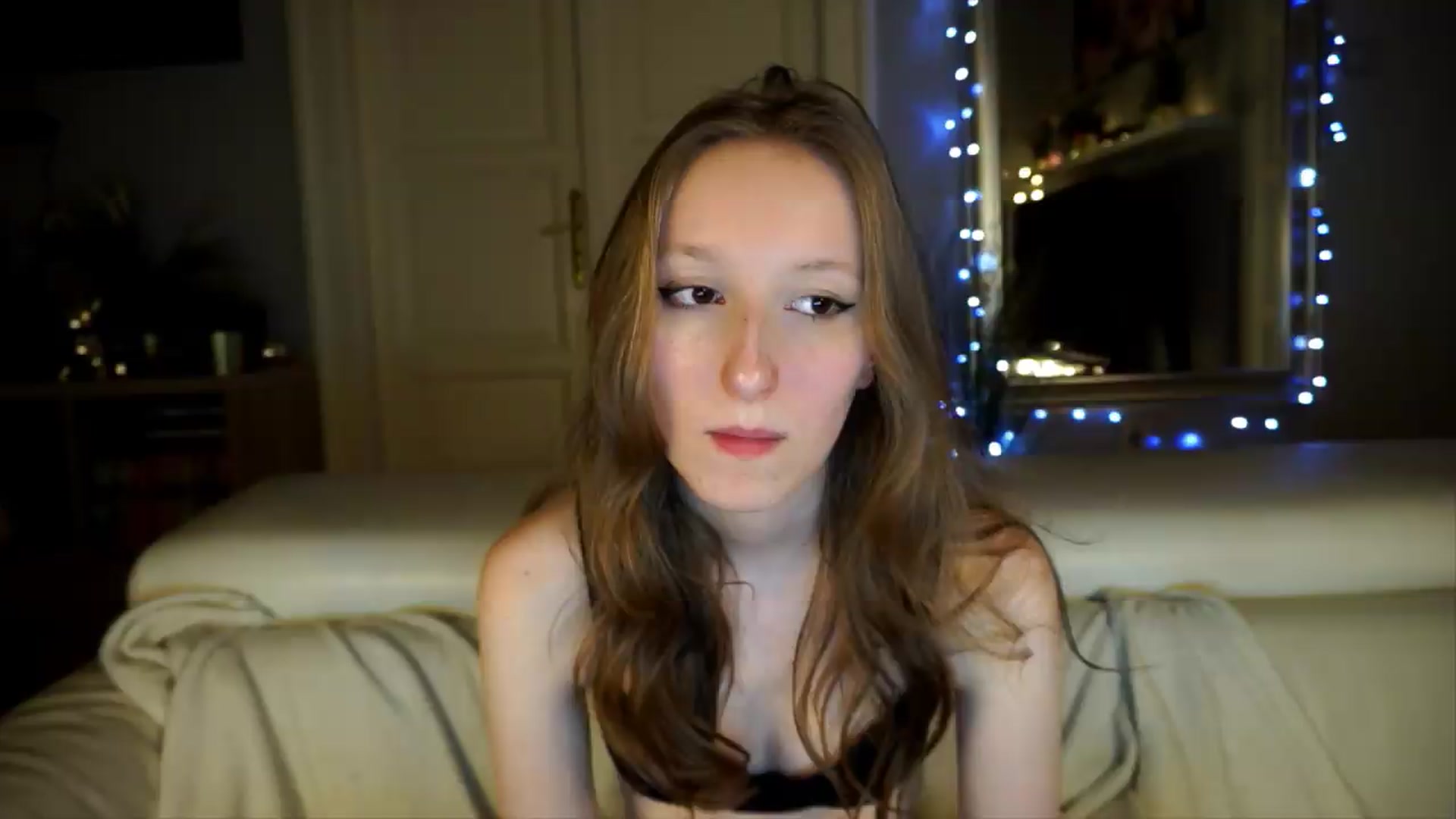 Gallery image thumbnail from Sw33t_g1rl's myfreecams stream on, 05/07/2026, 20:40 image 19 of 20